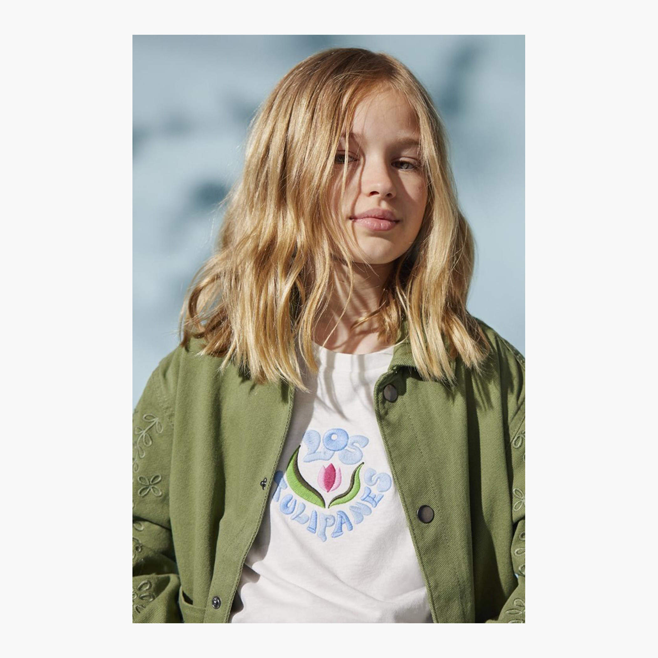 تيشيرت بأكمام قصيرة وتطريزات زهرية من كيدز أونلي-girls-clothing-tshirts-image-3