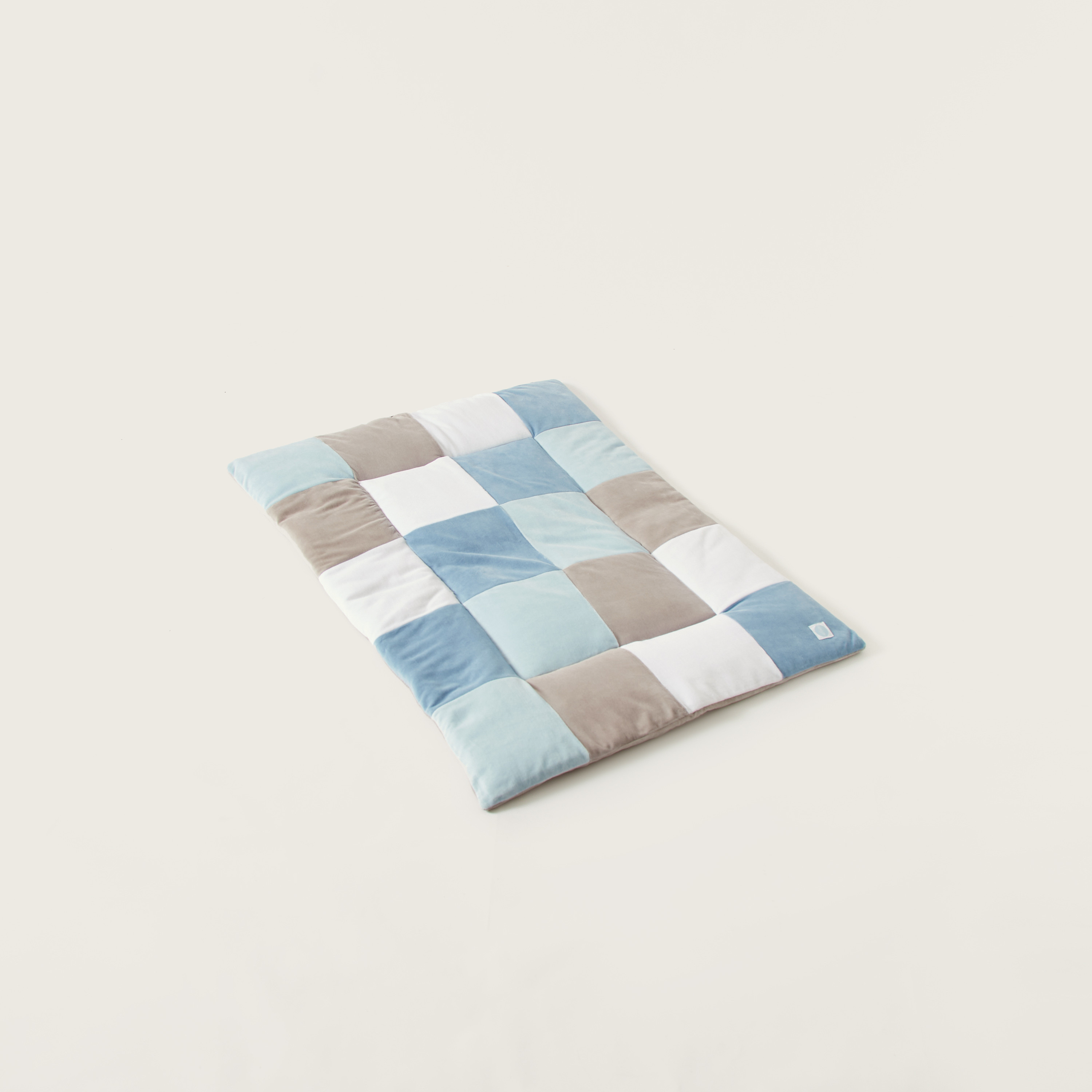 حمّالة الأطفال بلاز من جونيورز-baby-nursery-babybedding-image-2