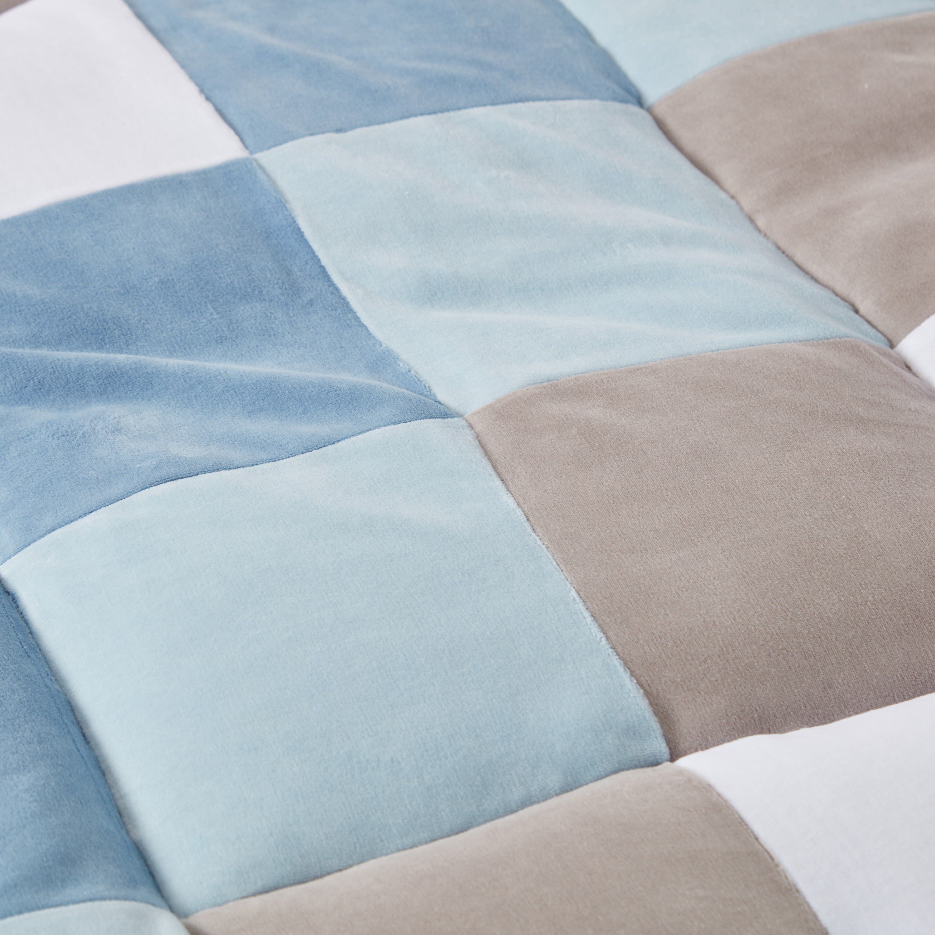 حمّالة الأطفال بلاز من جونيورز-baby-nursery-babybedding-image-4