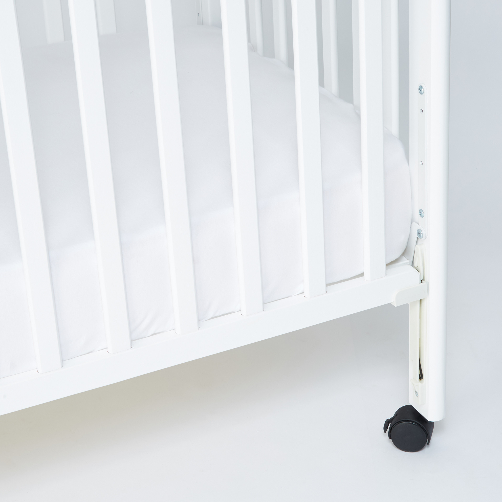 سرير ليبسون للأطفال من جونيورز-baby-nursery-furniture-cribsandbeds-babycribs-image-3