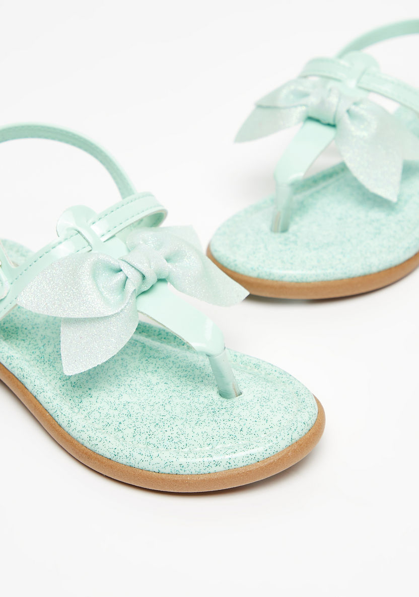 Kidy Solid Sandals with Buckle Closure and Bow Detail-Girl%27s Sandals-image-2