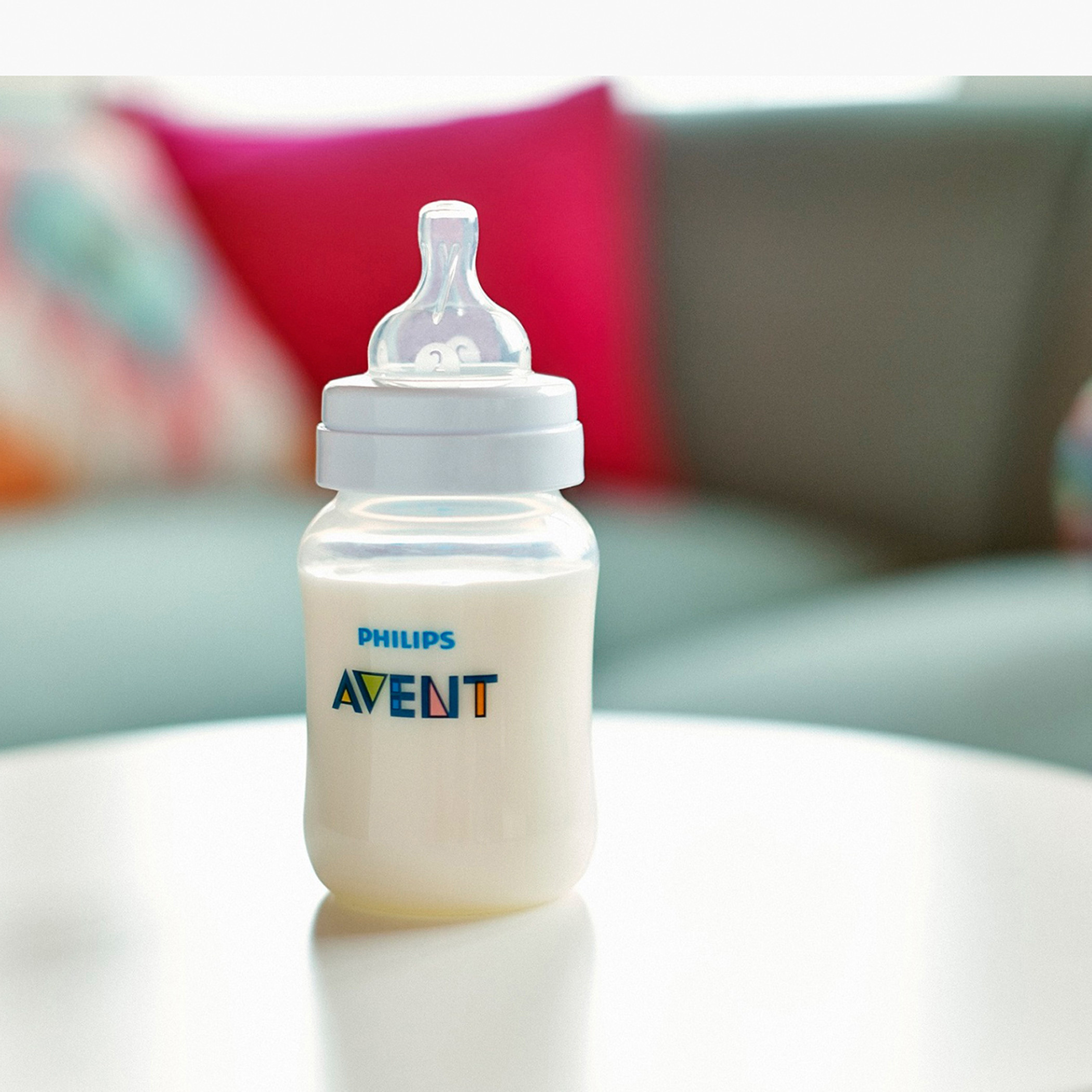 Avent bottle best sale with spoon