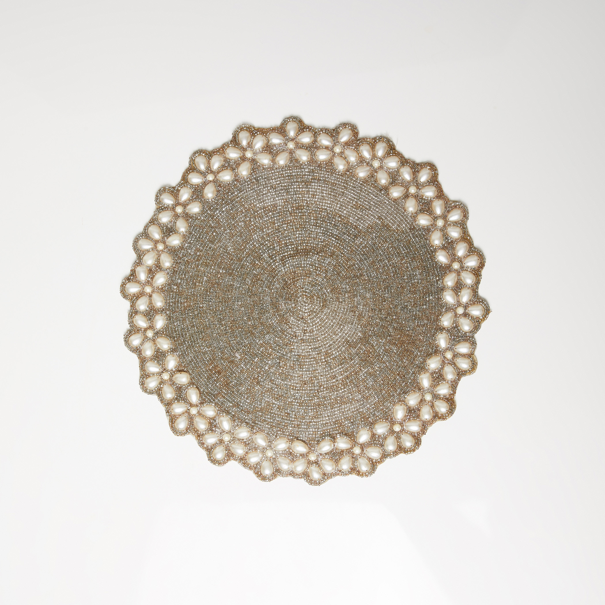 لبادة صحون مزينة بالخرز من جوميرا-household-dining-tablelinen-placemats-image-1