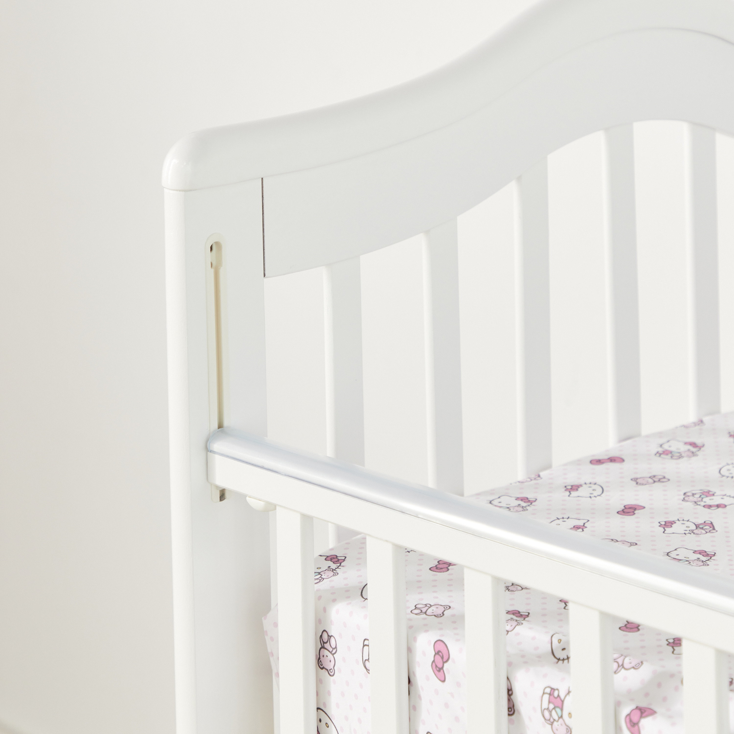 Giggles crib hot sale