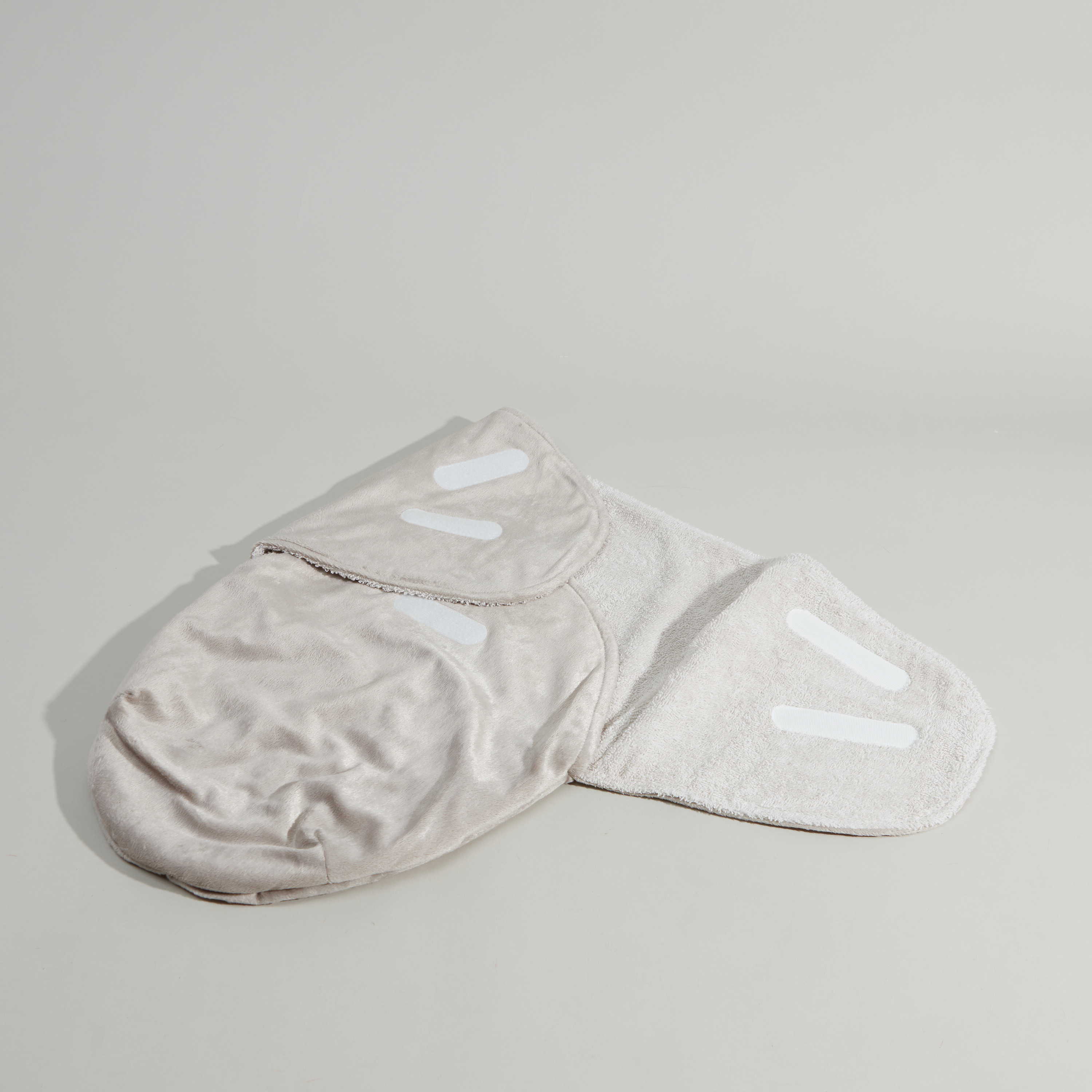 لحاف تقميط مع غطاء راس وحلقة اغلاق من جونيورز-baby-nursery-blanketsandswaddles-swaddlesandsleepingbags-image-3