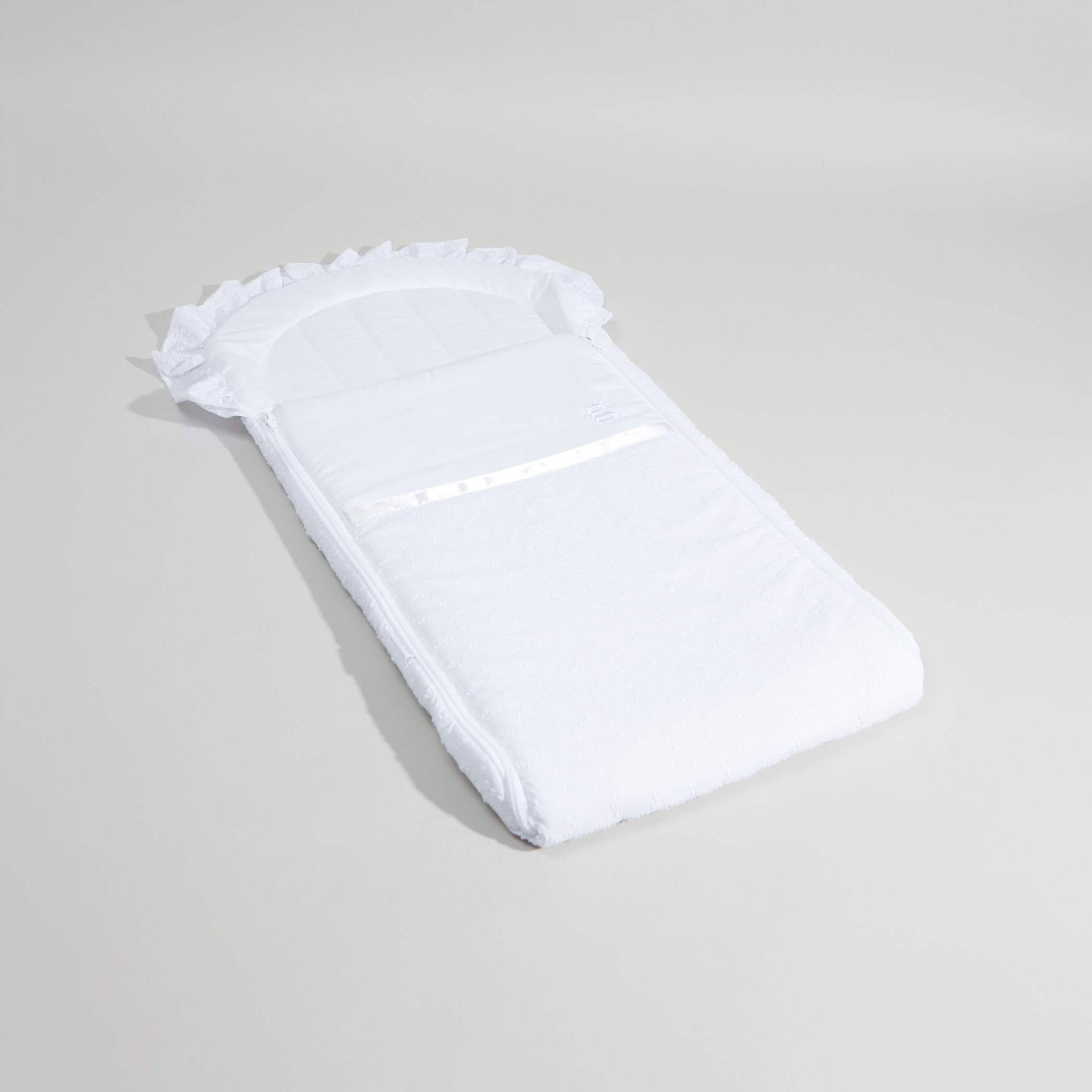 Giggles Padded Nest Bag with Zip Closure-baby-nursery-babybedding-image-1
