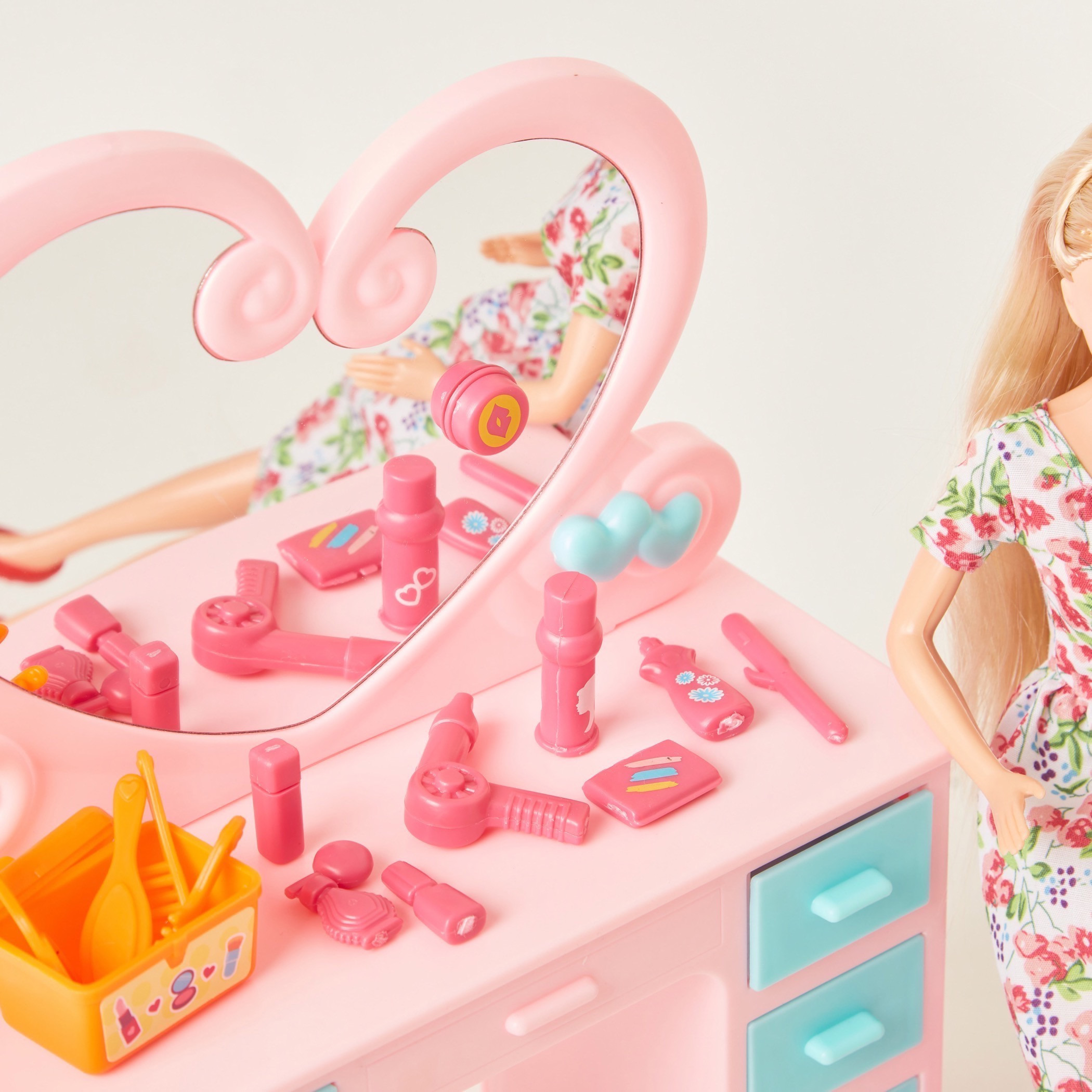 مجموعة ألعاب طاولة الزينة من جونيورز-toys-dollsandplaysets-dollplaysets-image-2