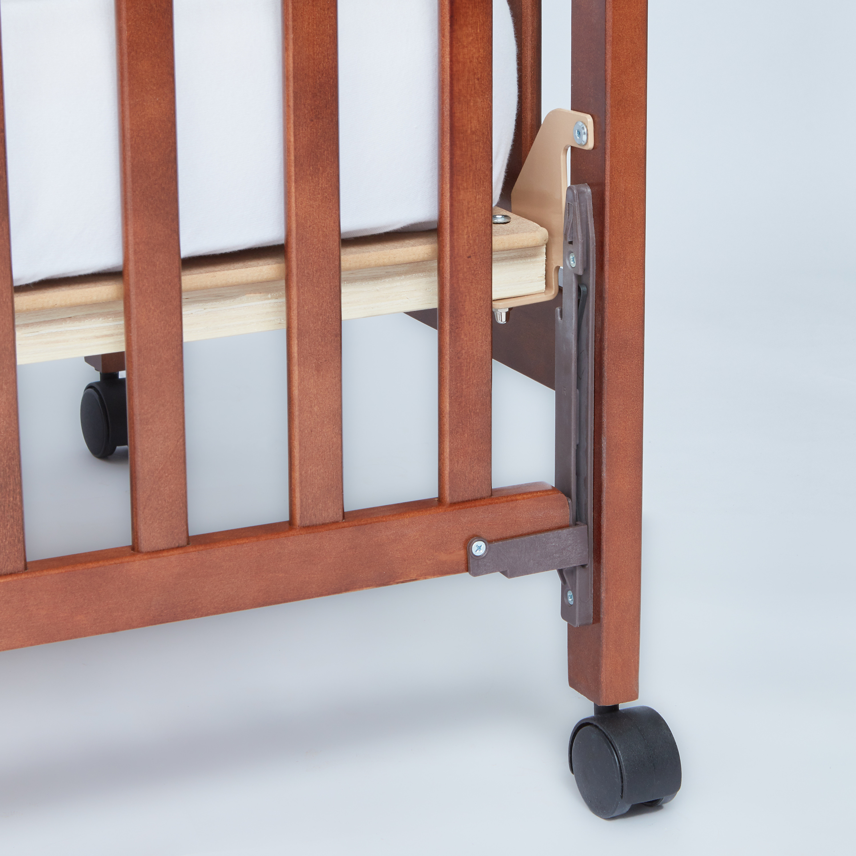 Juniors Capri Crib with Adjustable Height and Side Rails (Up to 3 years)-baby-nursery-furniture-cribsandbeds-babycribs-image-3