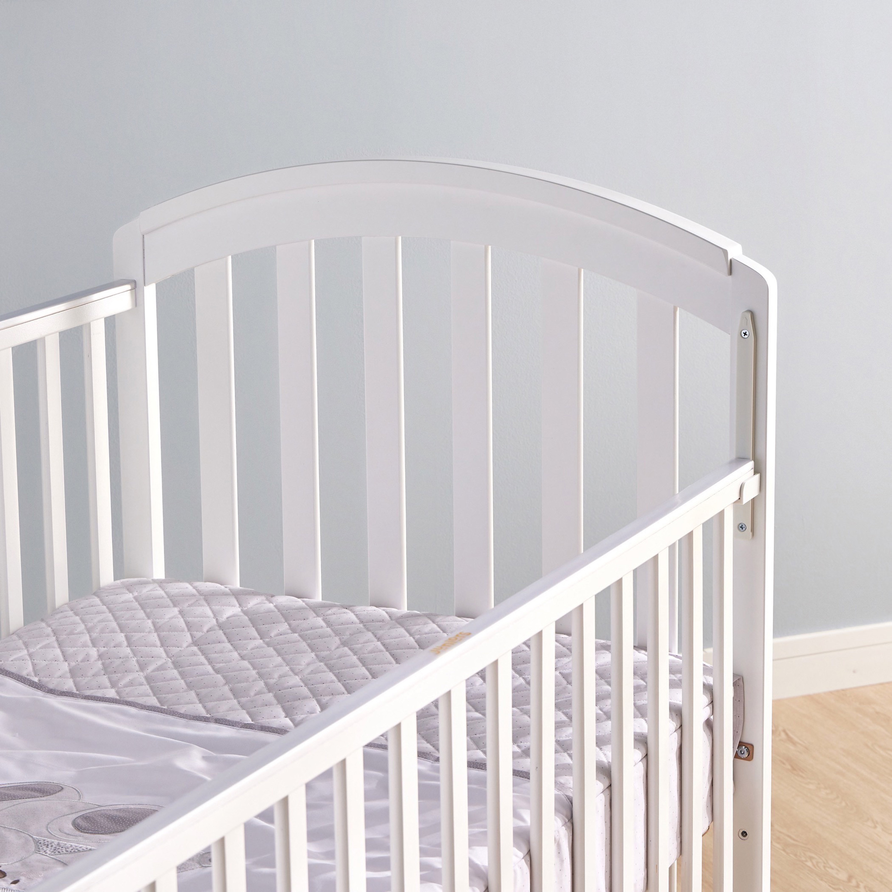 سرير أطفال بارتفاع قابل للتعديل وقضبان جانبية كابري من جونيورز - (حتى 3 سنوات)-baby-nursery-furniture-cribsandbeds-babycribs-image-5