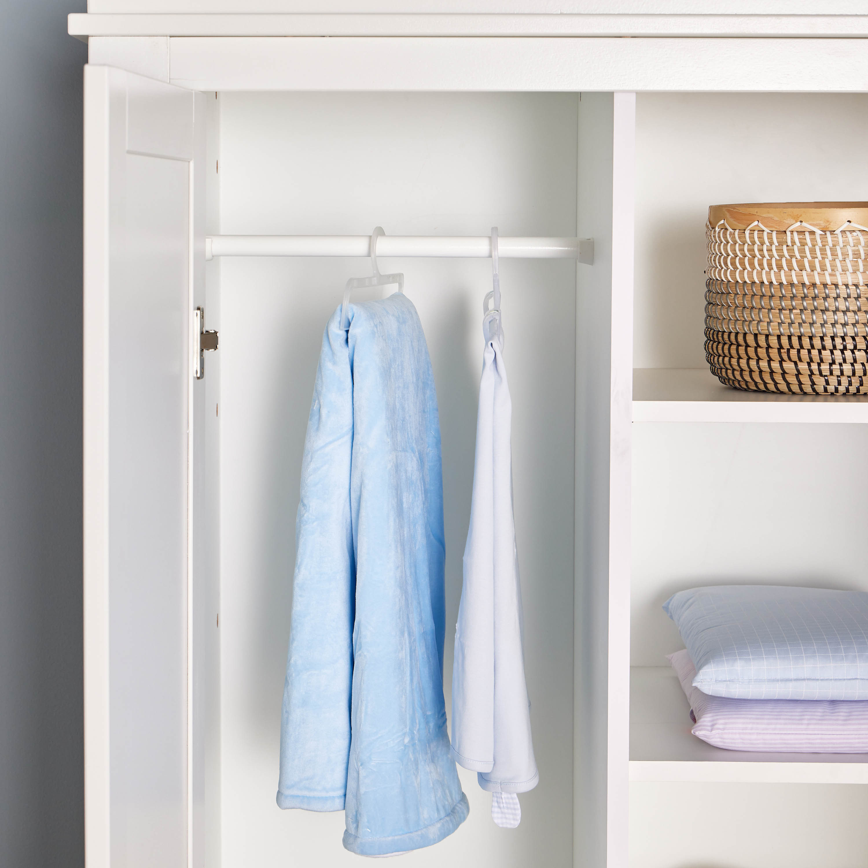 خزانة ملابس مارسيا ببابين من جيجلز-baby-nursery-furniture-wardrobesandstorage-image-5