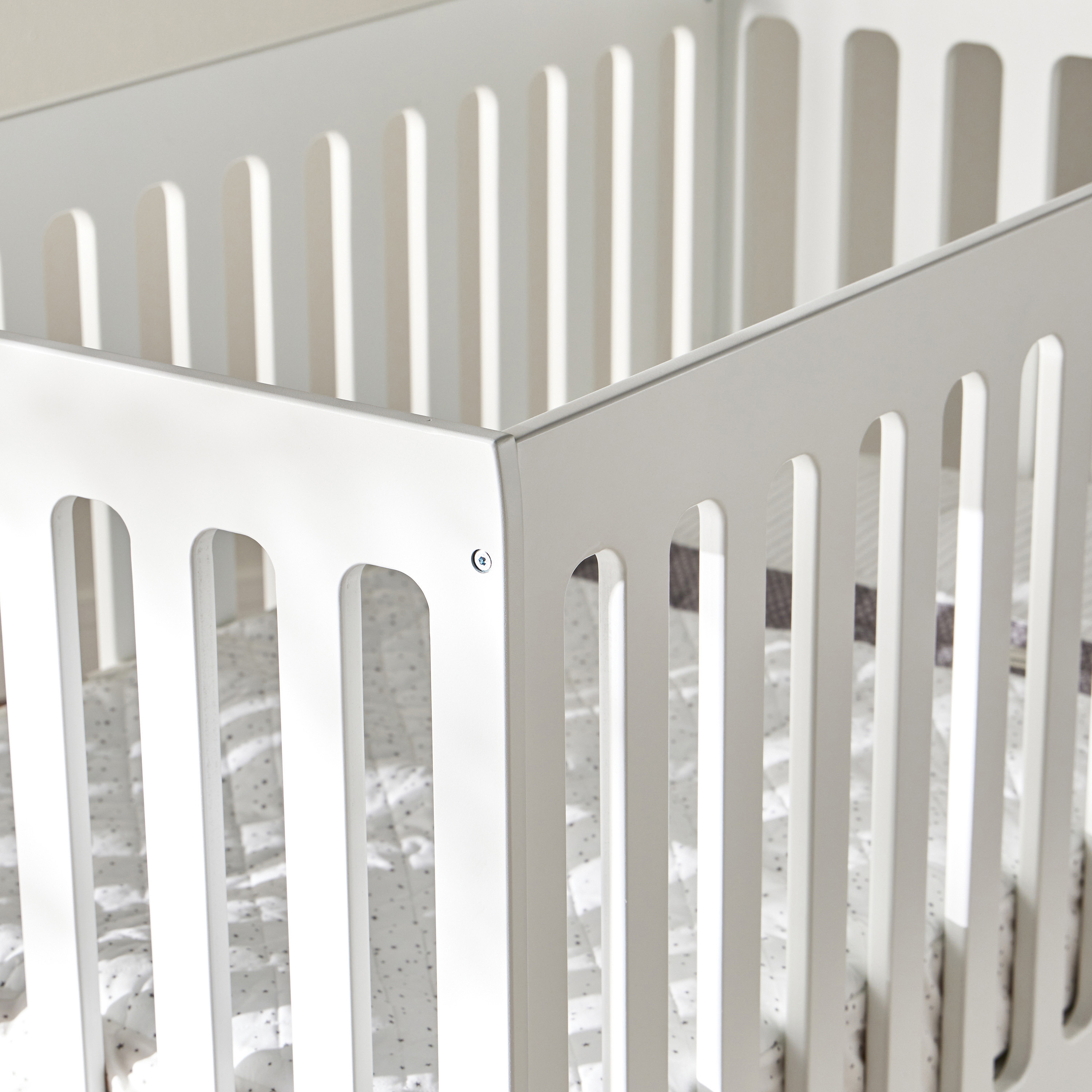 Crib manufacturer 2025 code 37611hy