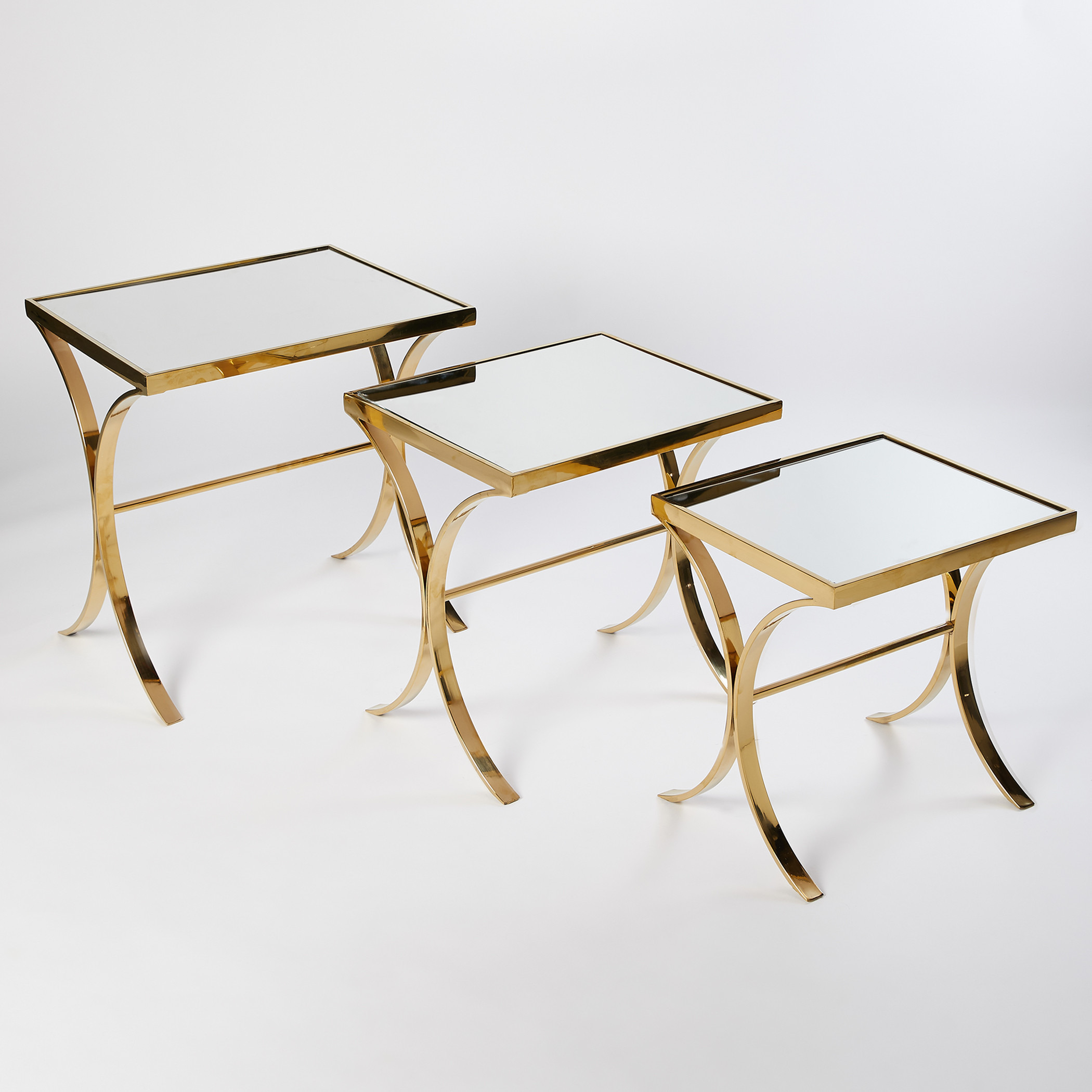 طقم طاولات جانبية من 3 قطع-furniture-livingroom-nestoftables-image-1