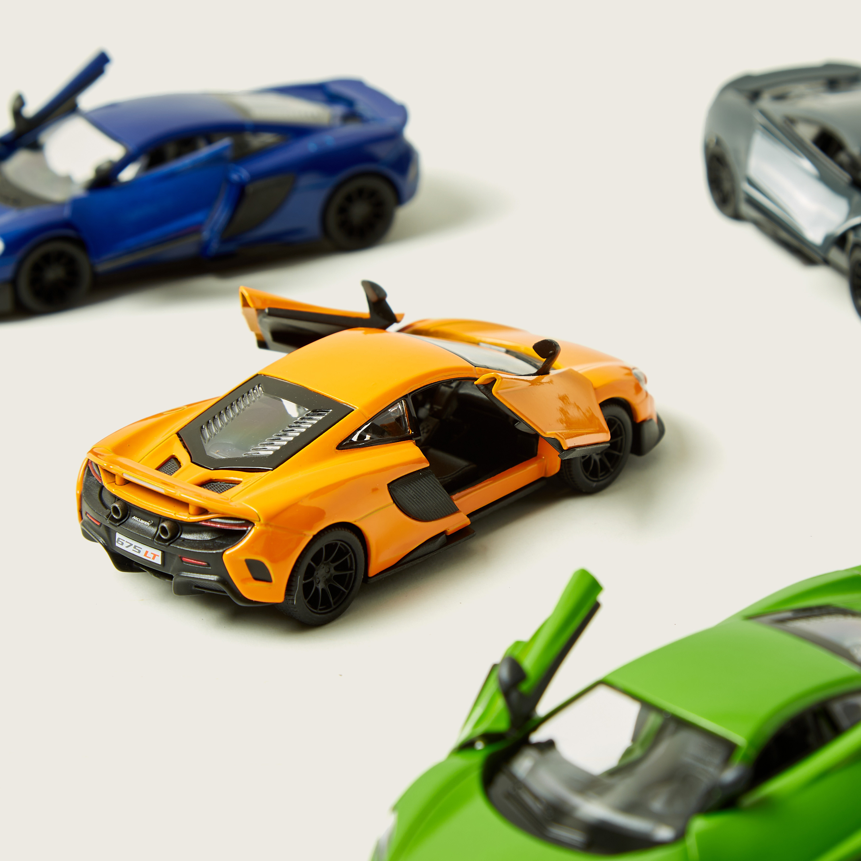لعبة سيارة ماكلارين 675 إل تي من كينزمارت.-toys-playvehicles-cars-image-6