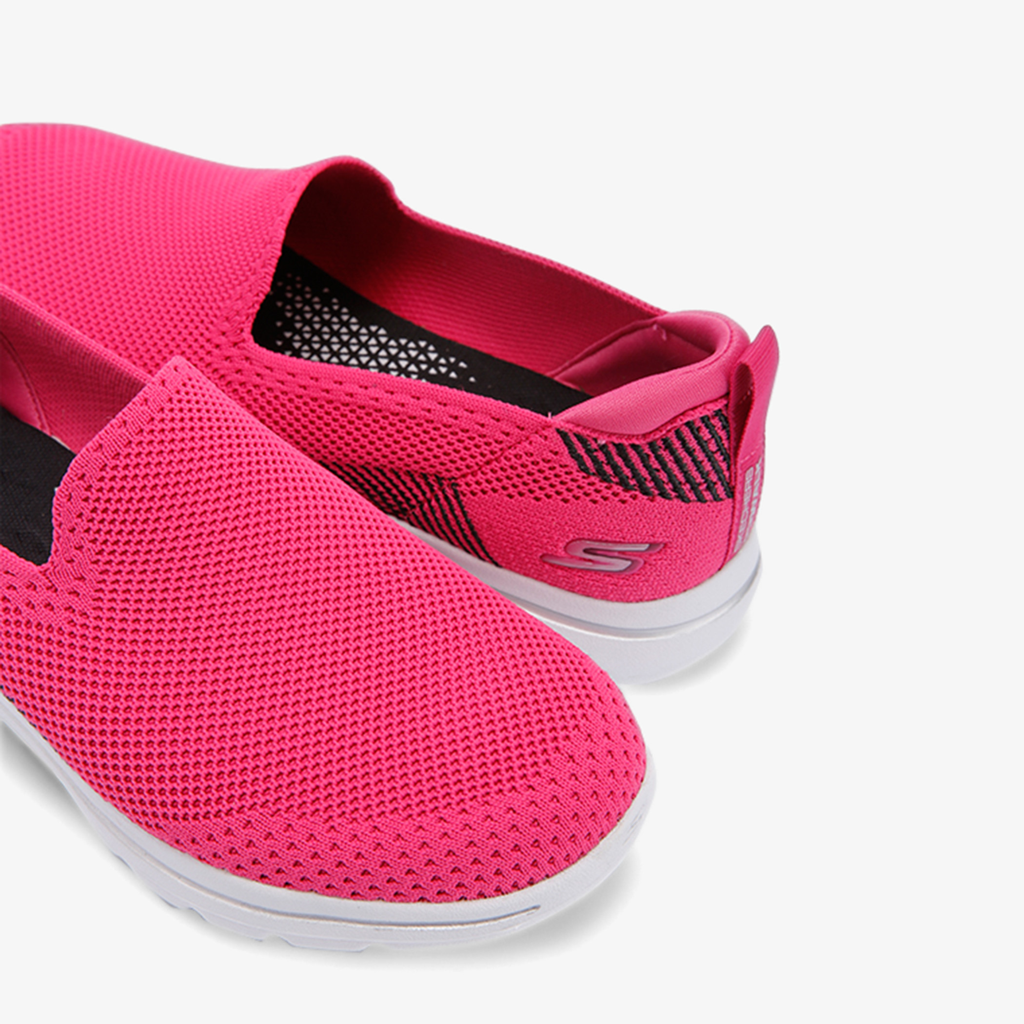حذاء مشي نسائي من سكيتشرز جو ووك 5 مع غوغا مات بتبريد الهواء ذو مزخرف - 15900-PKBK-sports-women-shoes-image-3