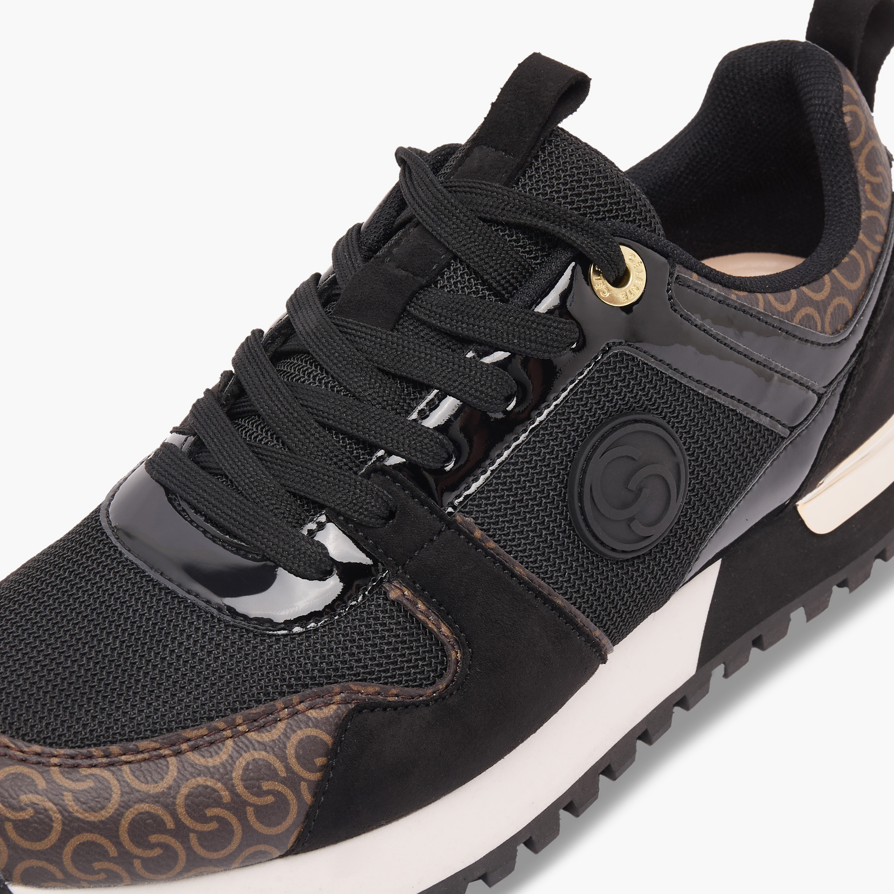حذاء سنيكرز طول الكاحل بطبعات مونوجرام ورباط للنساء من سيلست-women-shoes-sneakers-image-4