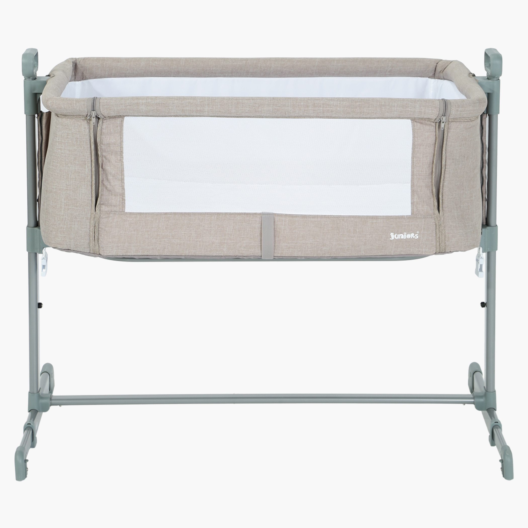 سرير أطفال جانبي بيتون من جونيورز-baby-nursery-furniture-cribsandbeds-bassinets-image-2