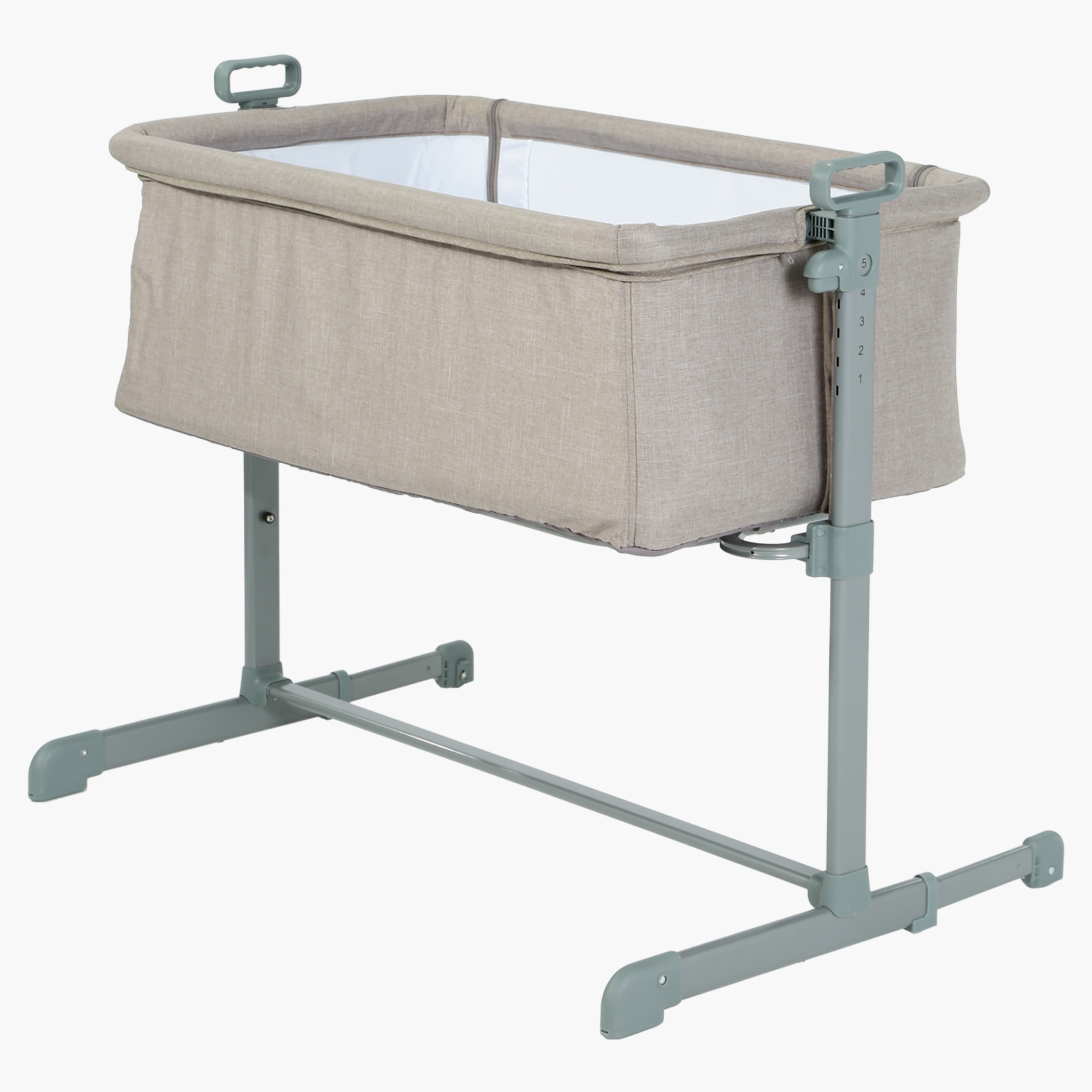 سرير أطفال جانبي بيتون من جونيورز-baby-nursery-furniture-cribsandbeds-bassinets-image-4