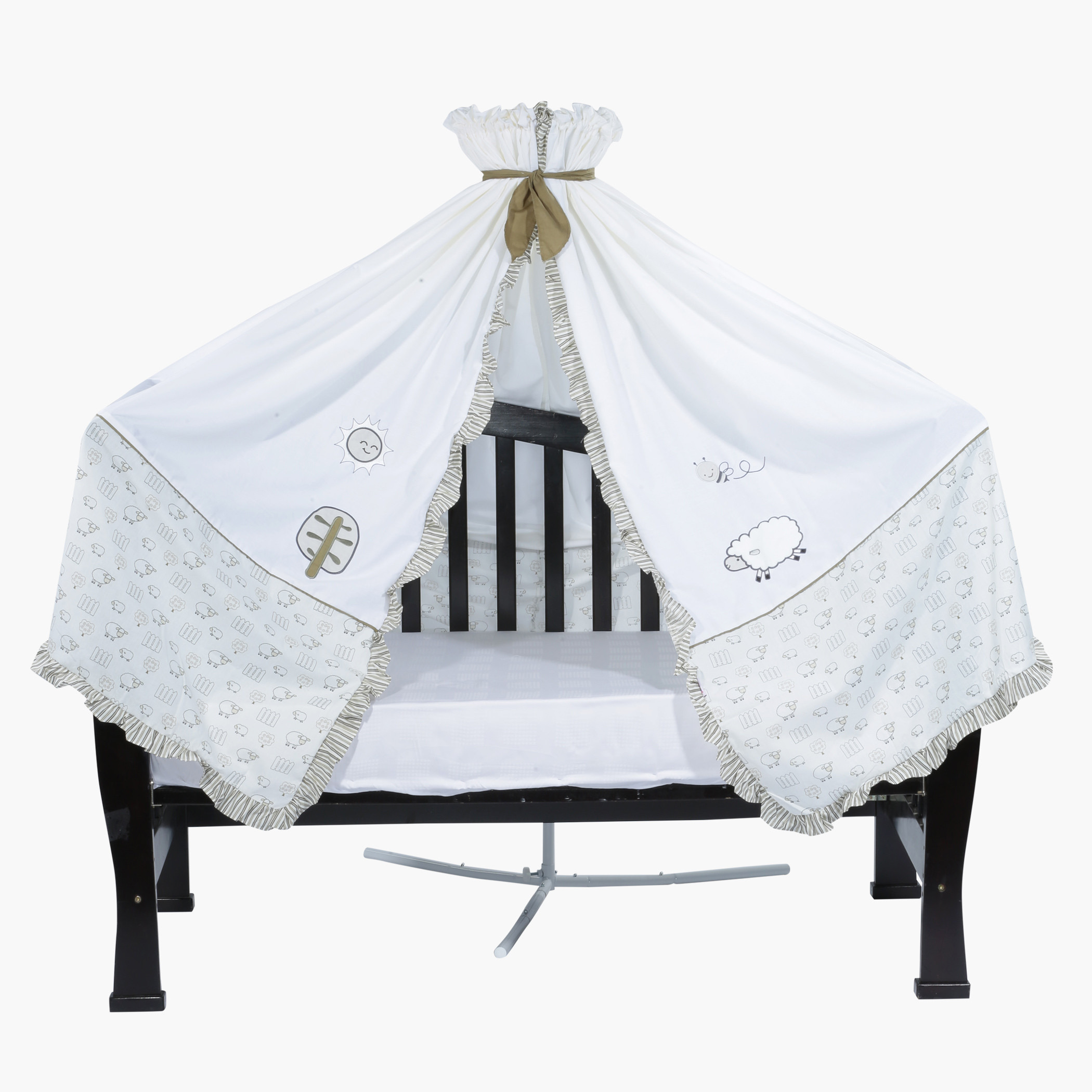 Pack n outlet play canopy bed