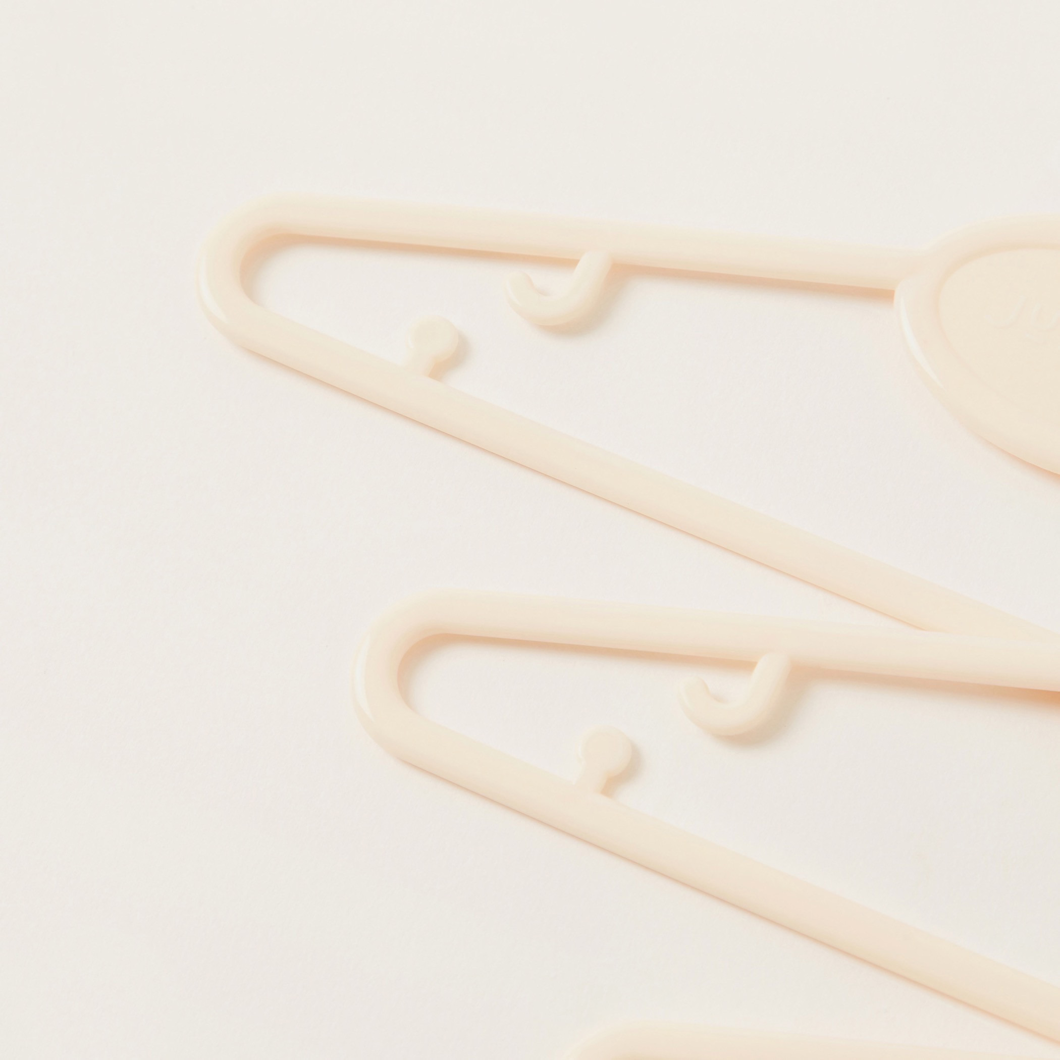 Baby size hot sale hangers