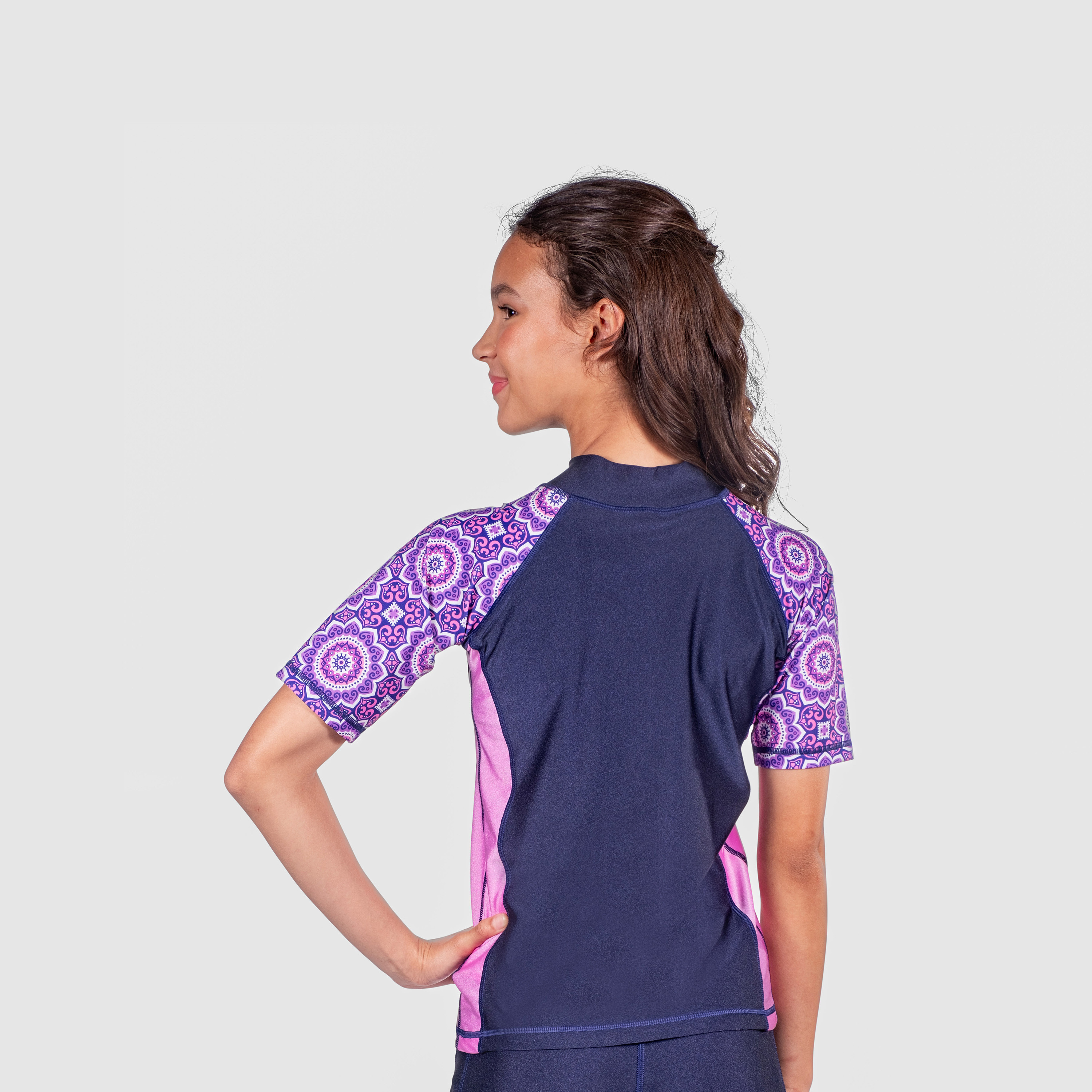 كويغا-  سترة سباحة واقية من الشمس أكمام قصيرة للبنات-sports-girls-clothing-swimwear-image-2