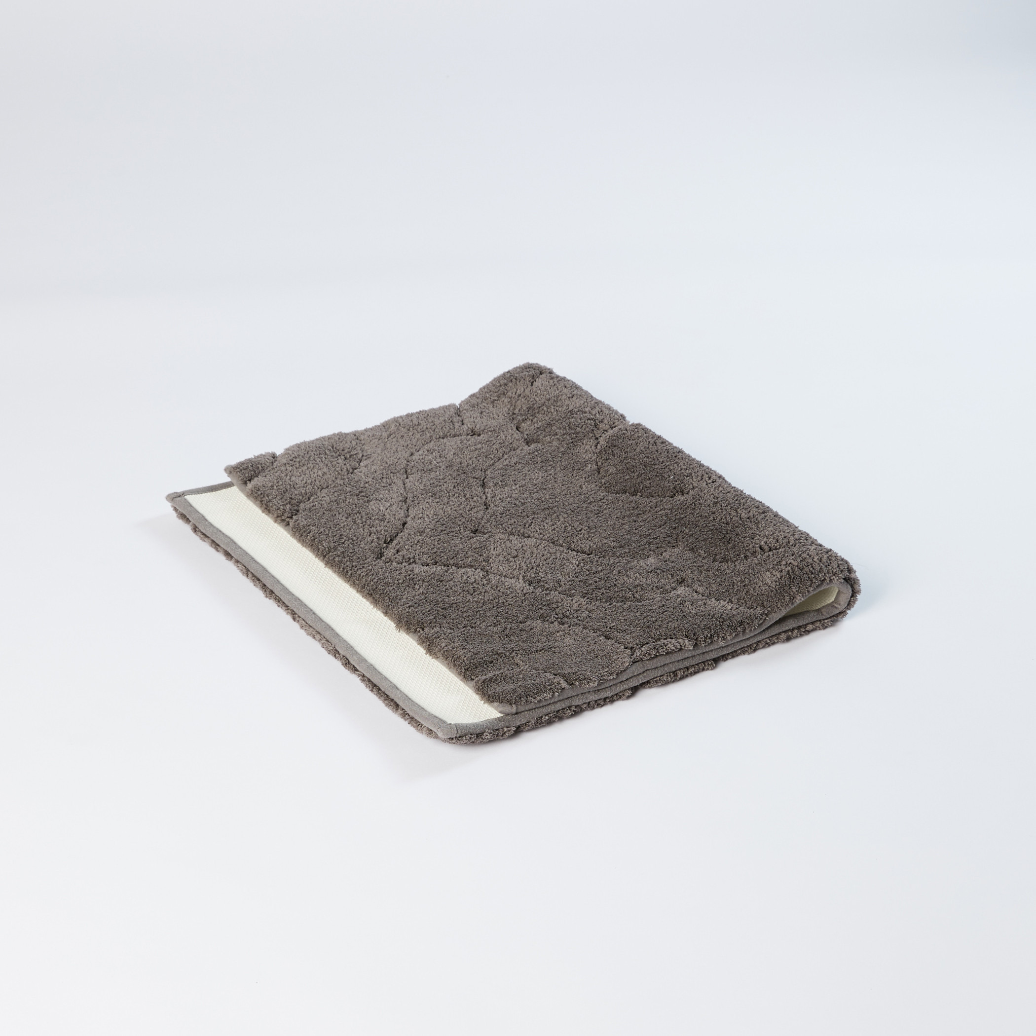 Textured Anti-Skid Foldable Rug - 50x80 cms-household-rugsandcarpets-rugs-image-3
