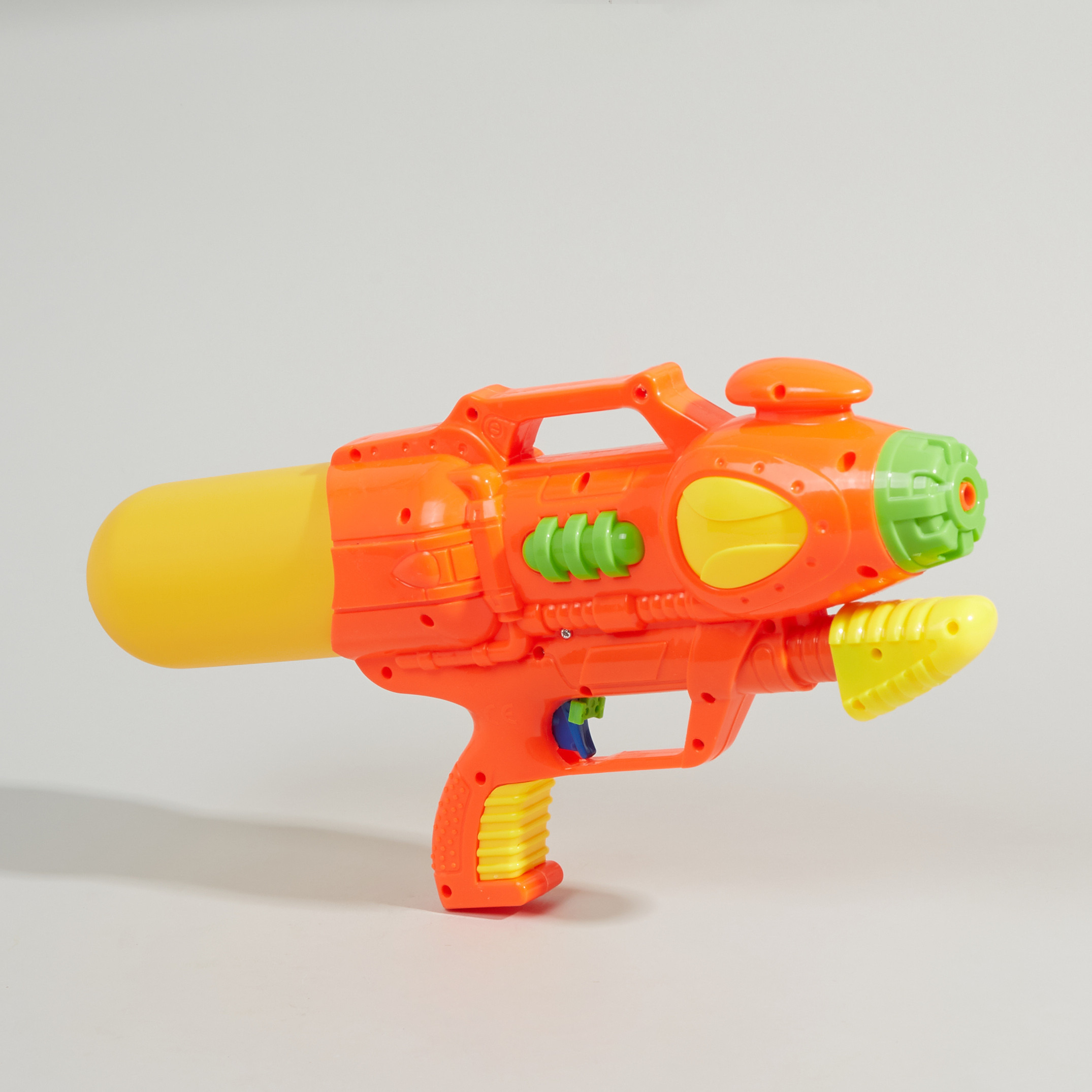 Power Water Shooting Gun-toys-outdoor-poolandbeach-waterandbubbleguns-image-4
