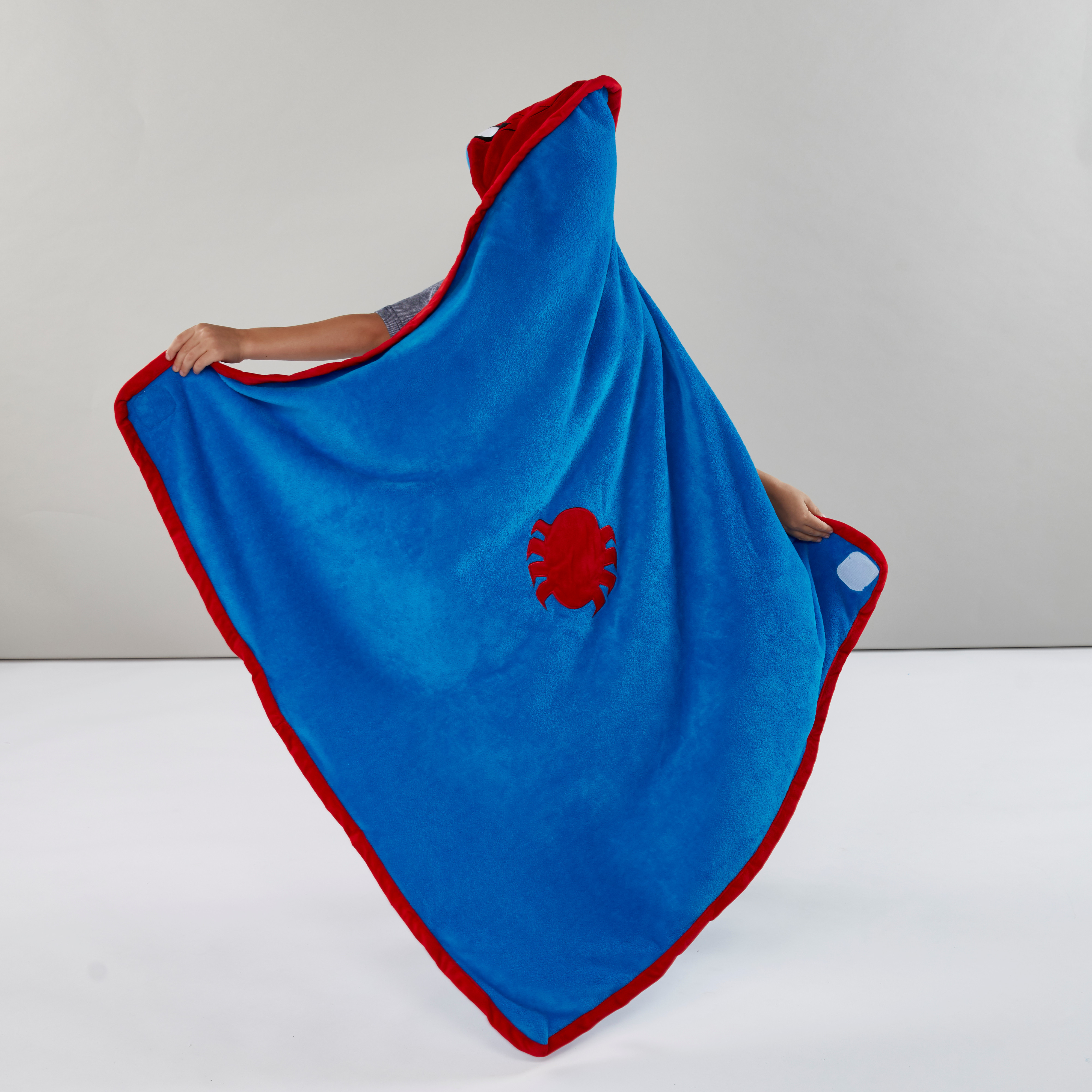 Spider-Man Hooded Throw with Contrast Piping-baby-nursery-blanketsandswaddles-blanketsandquilts-image-3