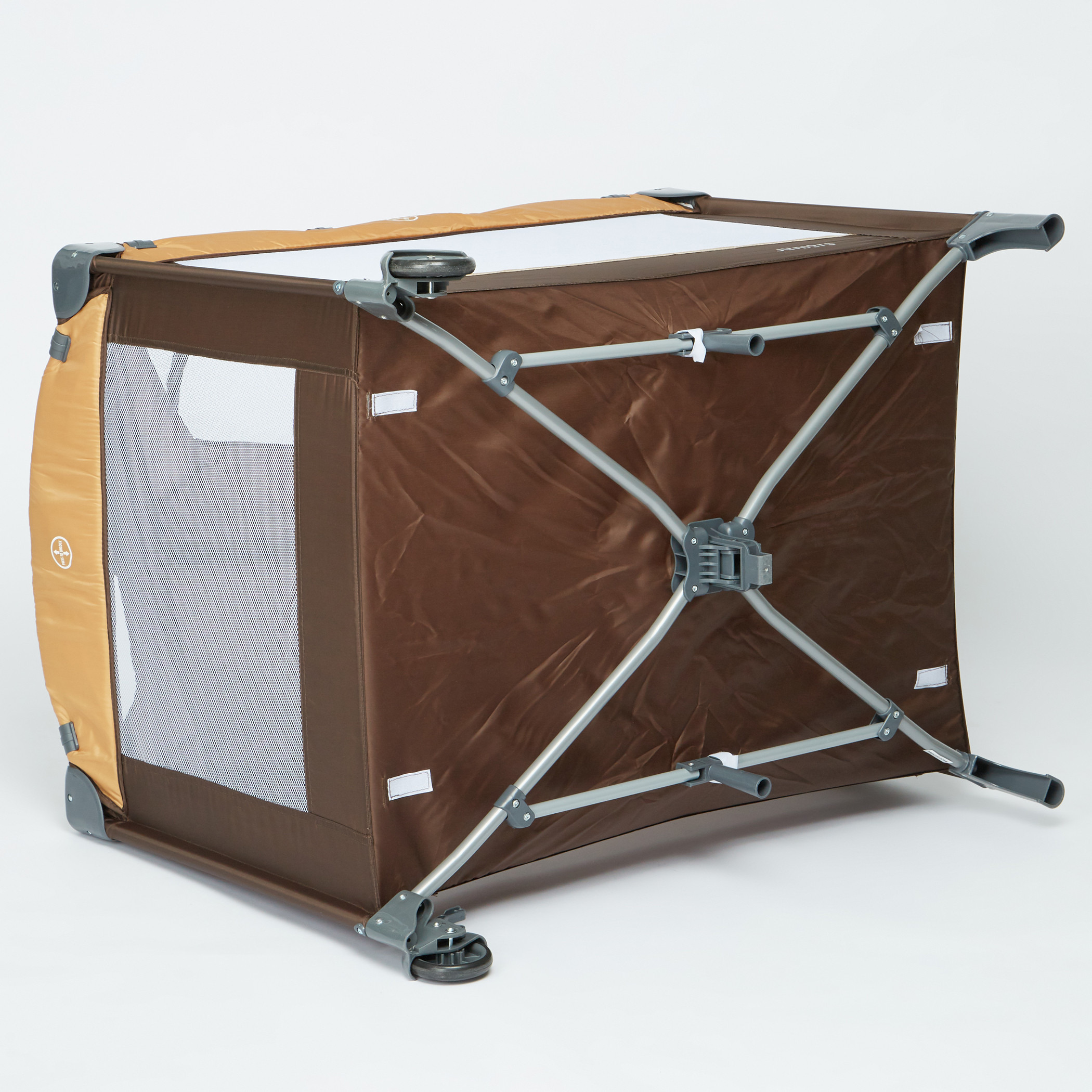 سرير سفر أبردين من جونيورز-baby-nursery-furniture-cribsandbeds-travelcots-image-5