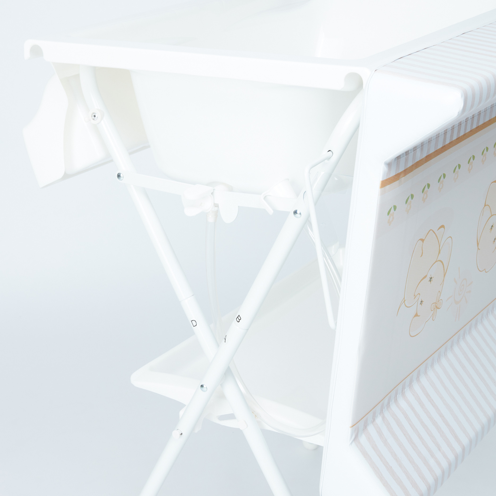 Juniors Reed Printed Changing Table-baby-nursery-furniture-changingtables-image-5