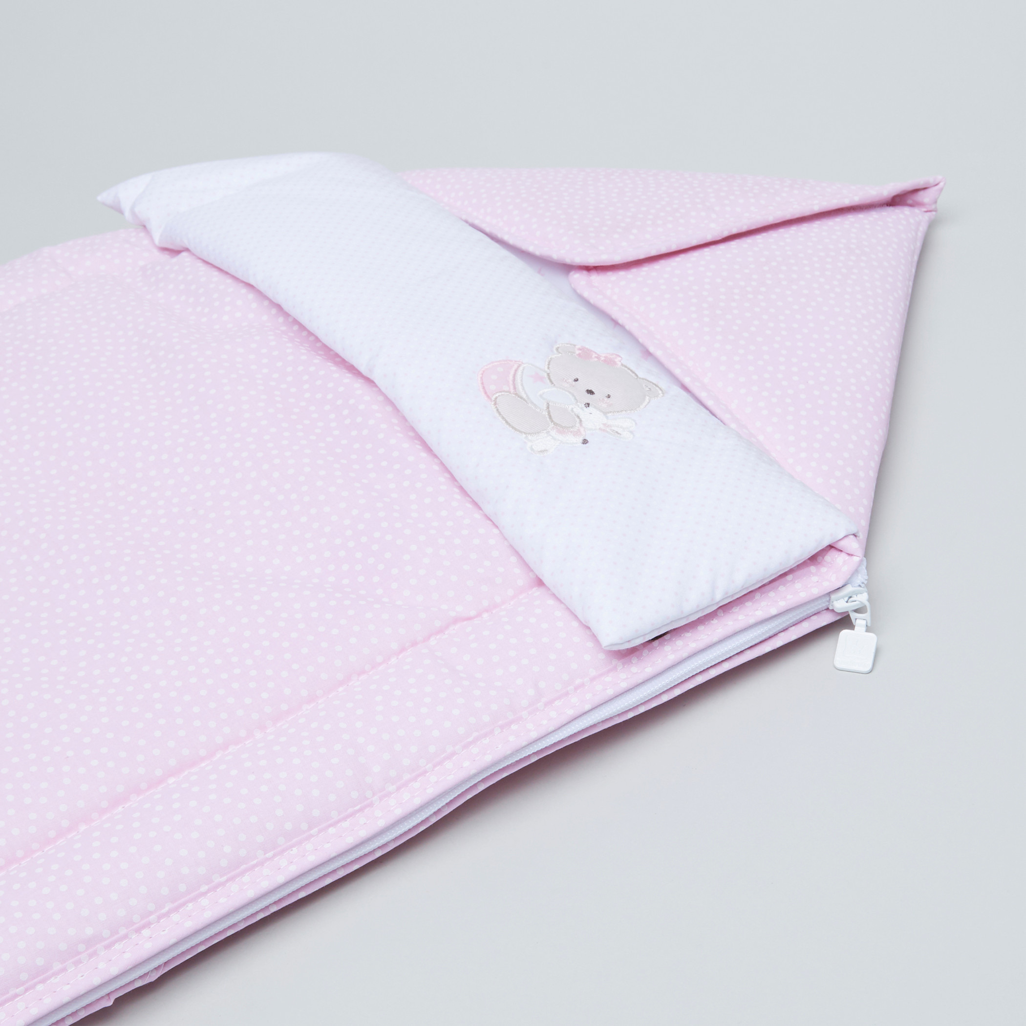 حقيبة حمل أطفال صغيرة الحجم بطبعات من كامبراس.-baby-nursery-babybedding-image-2