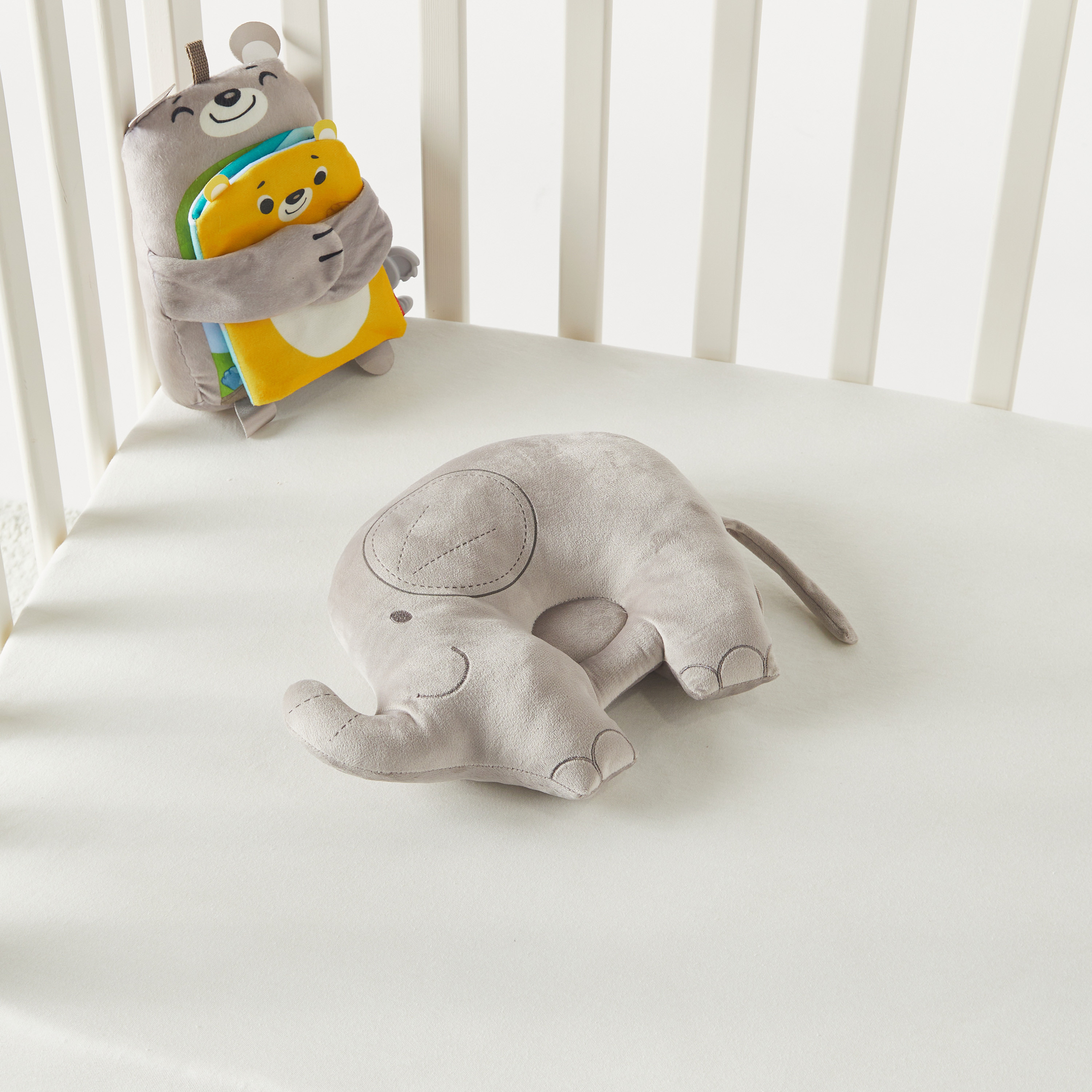 Elephant shaped outlet pillow for baby