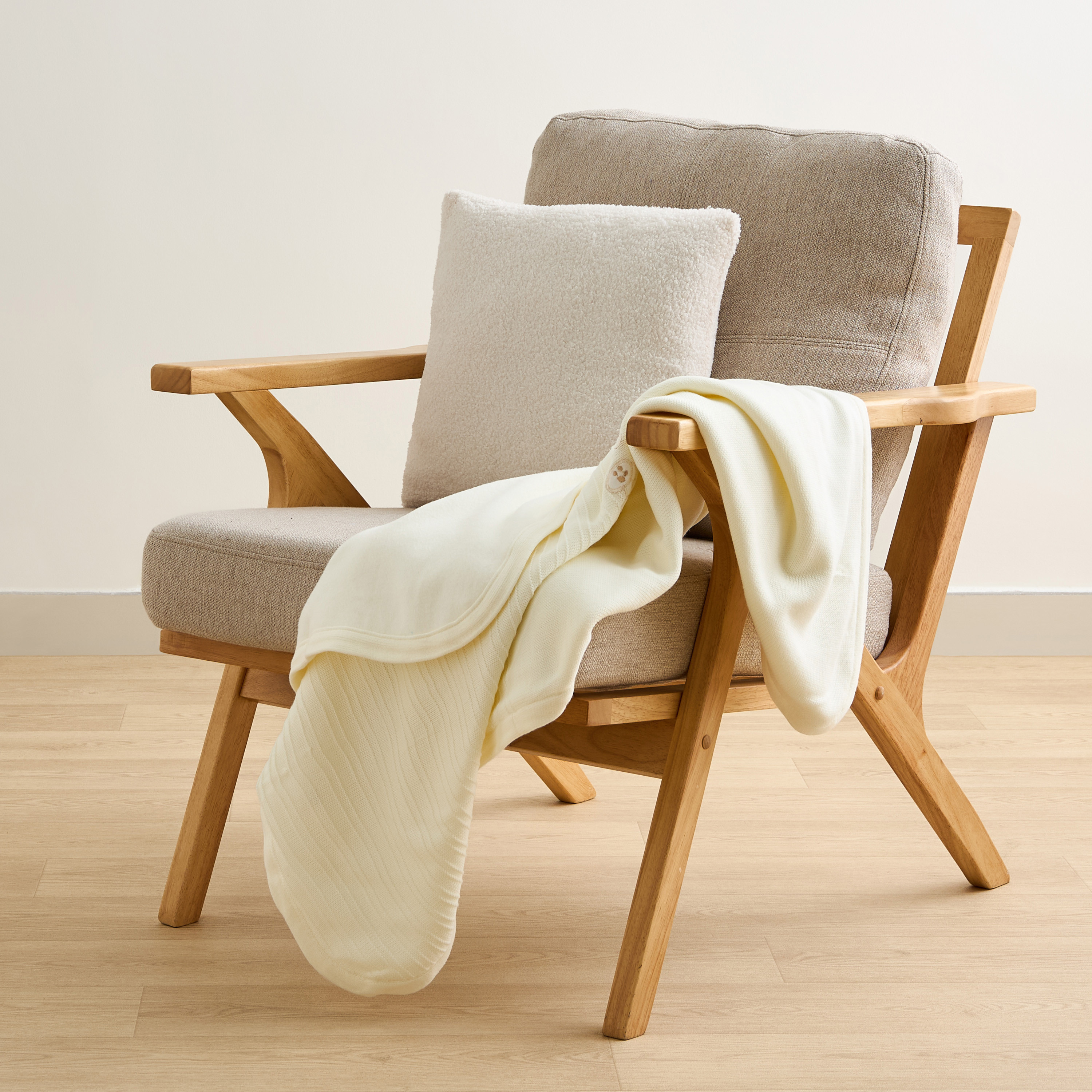 شال تقميط بارز الملمس من جونيورز-baby-nursery-blanketsandswaddles-blanketsandquilts-image-2