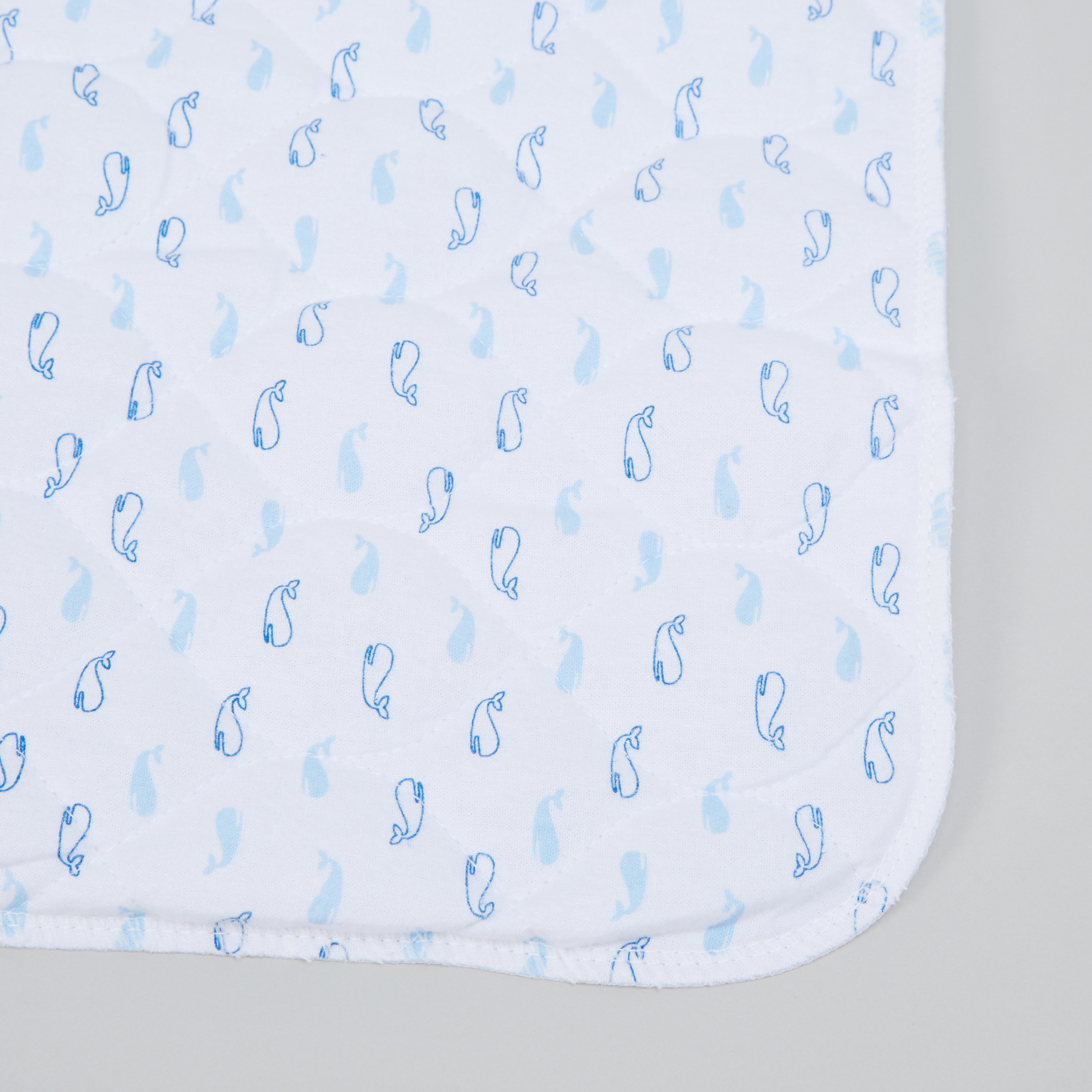 لبادات تغيير بطبعات من جونيورز-baby-diapering-binsandrefills-image-3