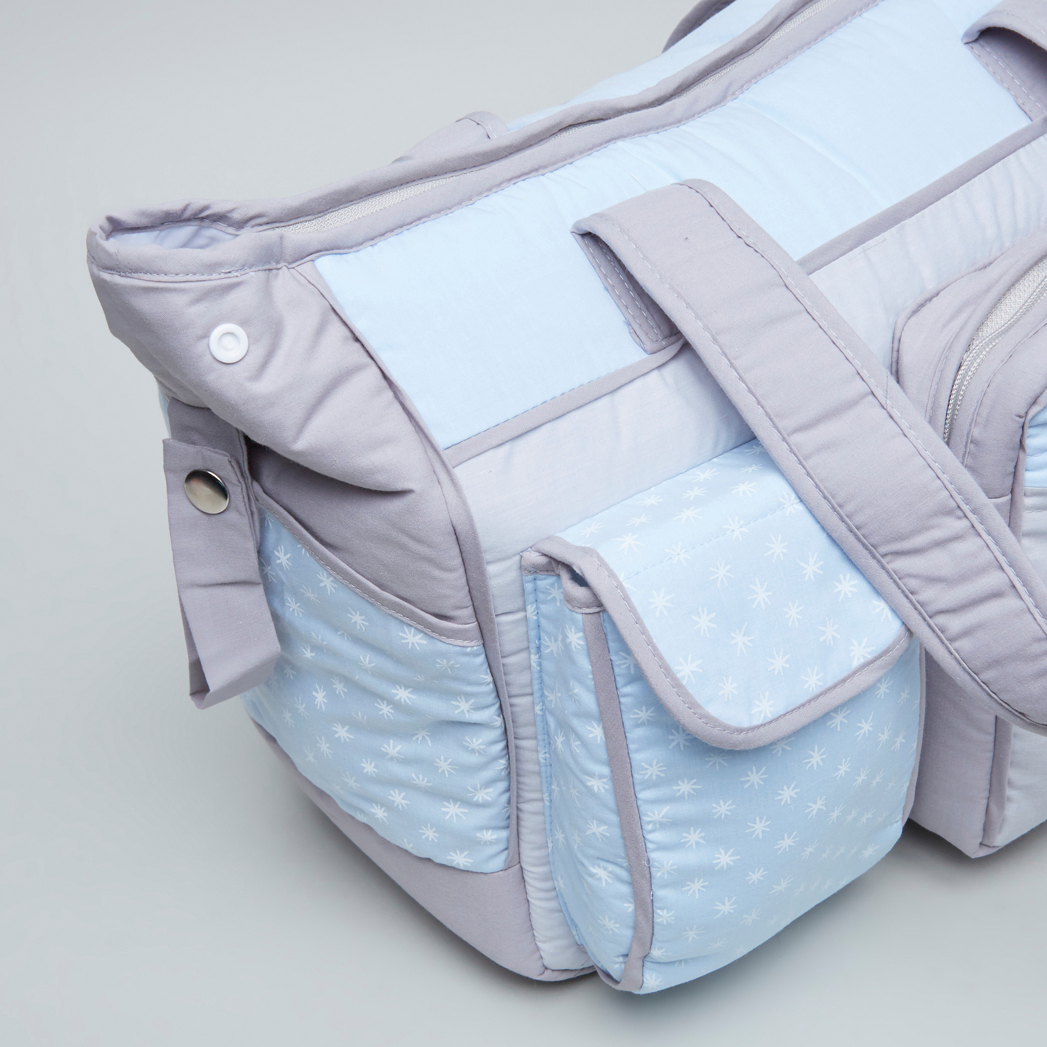 حقيبة الحفاضات بطبعات دب من جونيور.-baby-gear-diaperbags-image-5