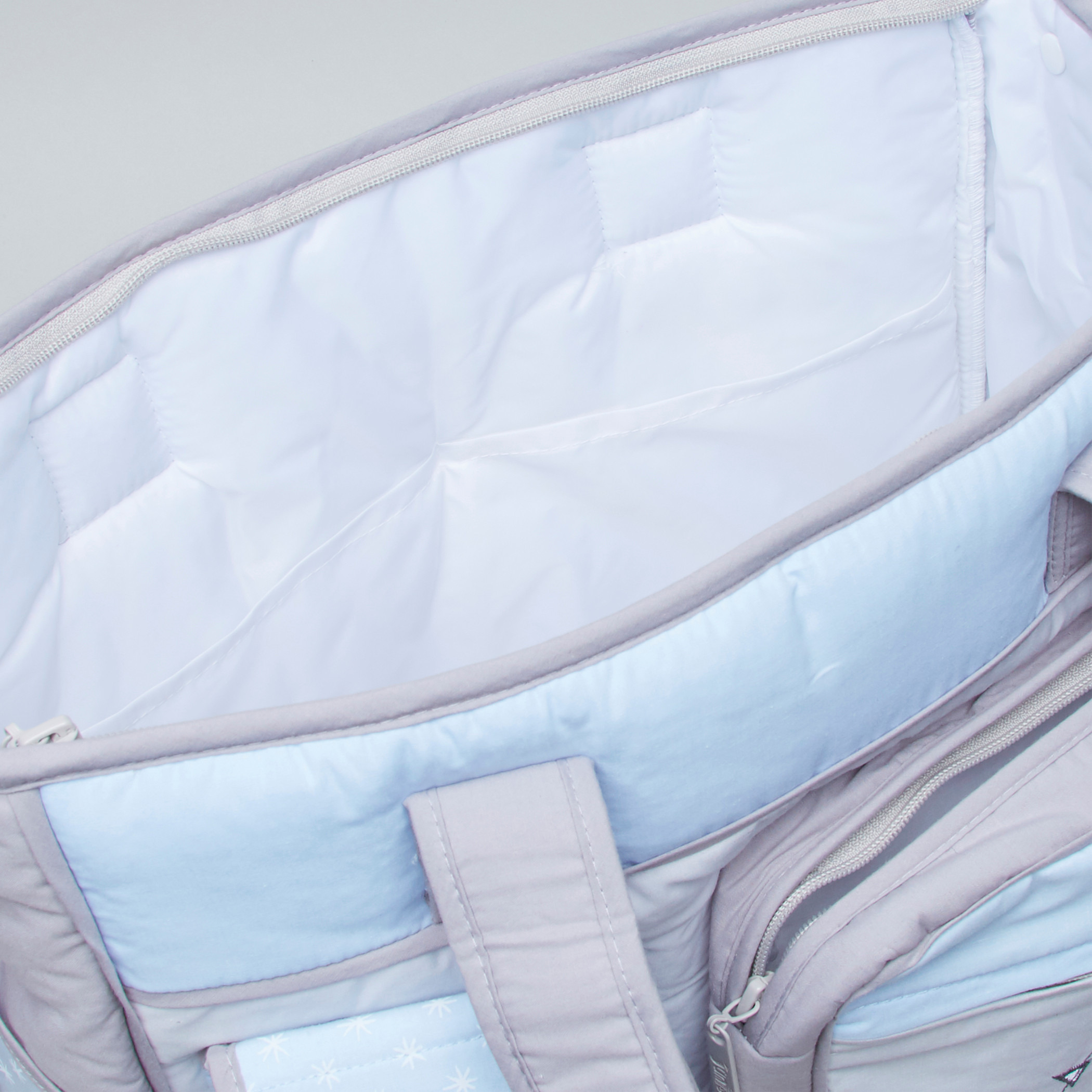 حقيبة الحفاضات بطبعات دب من جونيور.-baby-gear-diaperbags-image-6