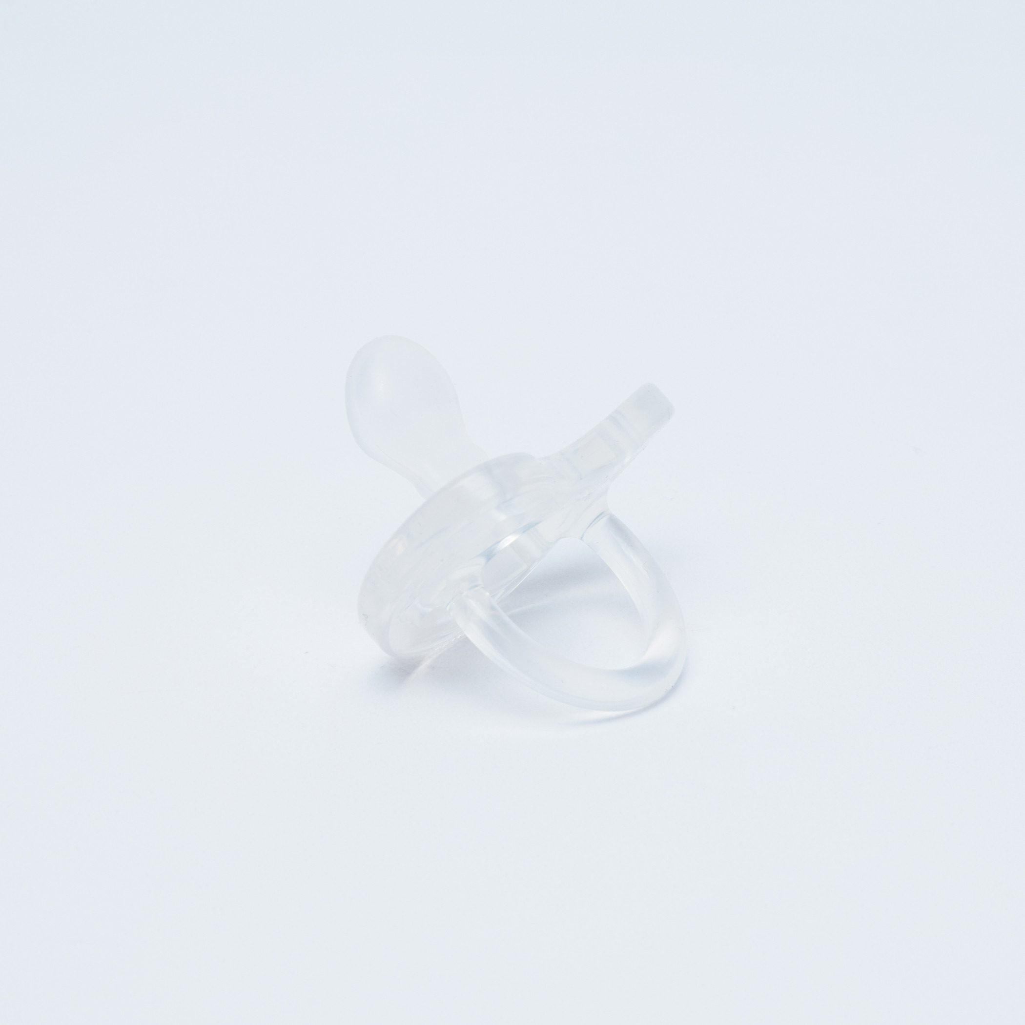لهاية سيليكون من شيكو-baby-feeding-pacifiers-image-2