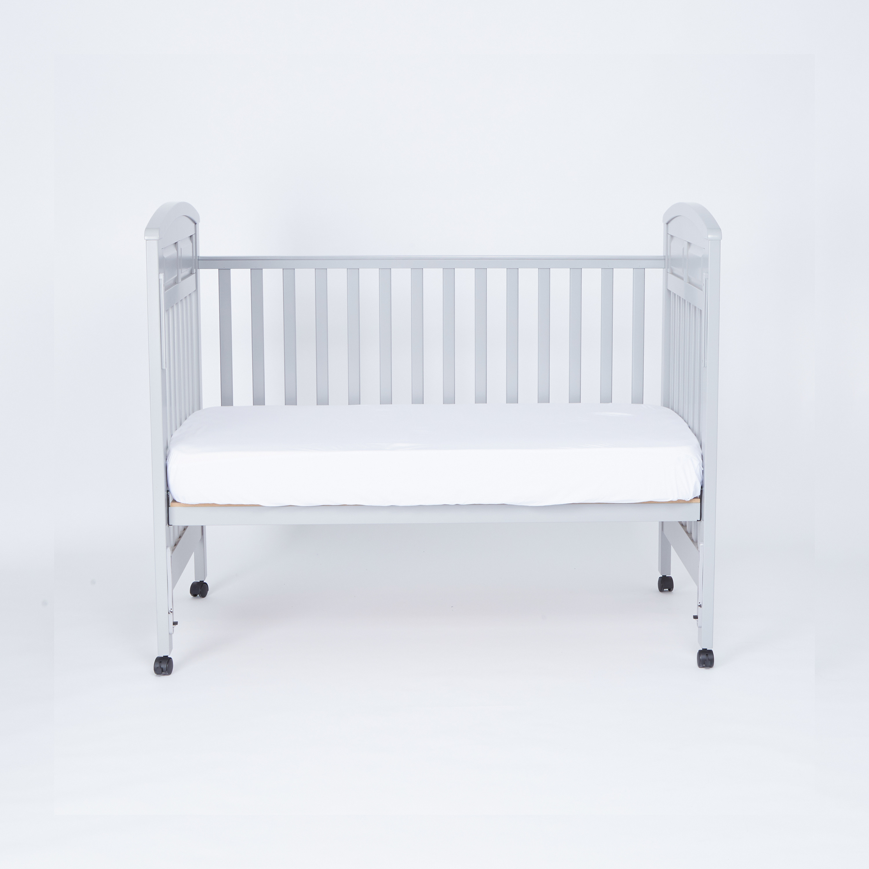 شرشف مطاطي مقاوم للماء من جيجلز-baby-nursery-babybedding-image-1