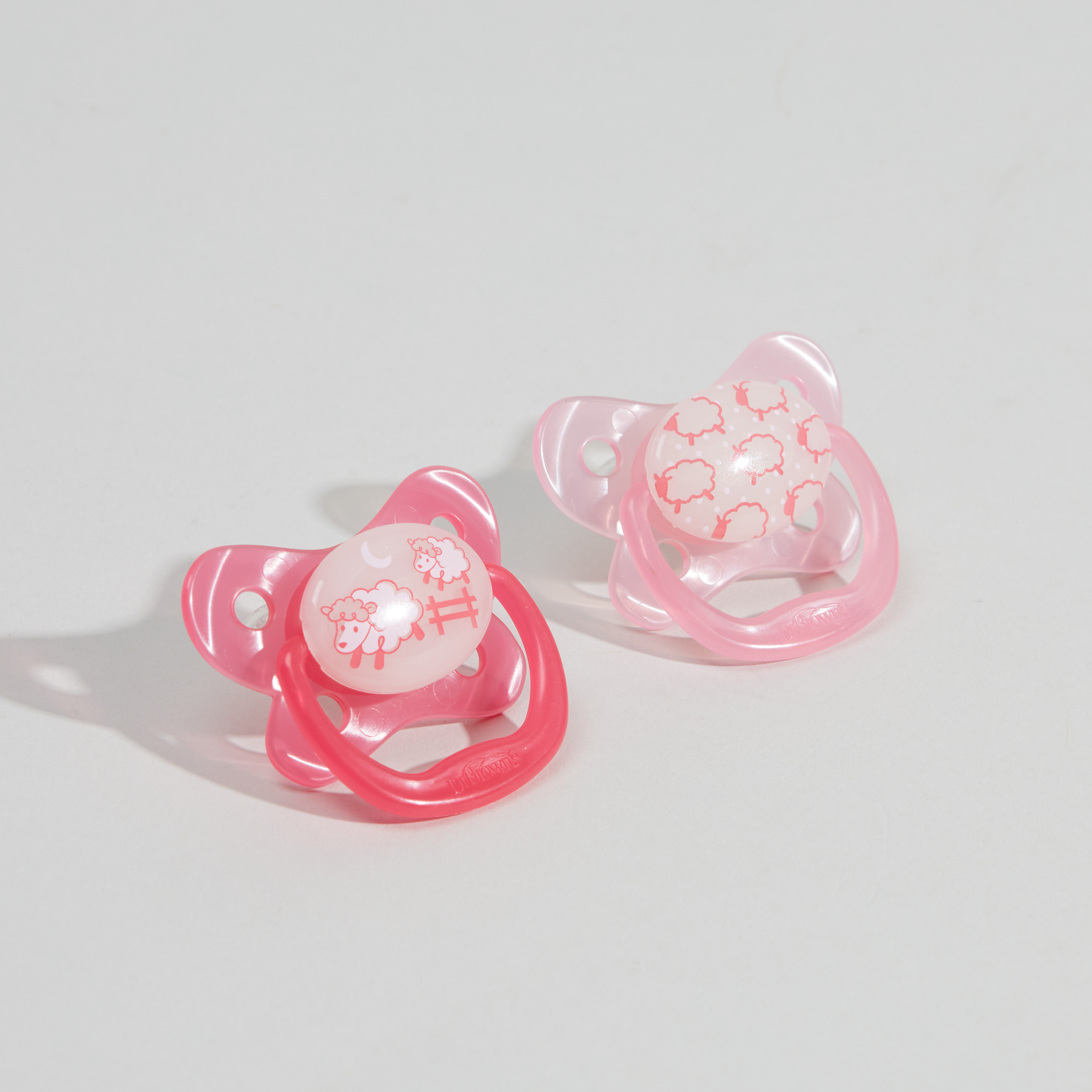طقم لهايات تضيء في الظلام قياس 1 من دكتور براونز - قطعتين- من 0 الى 6 أشهر-baby-feeding-pacifiers-image-3