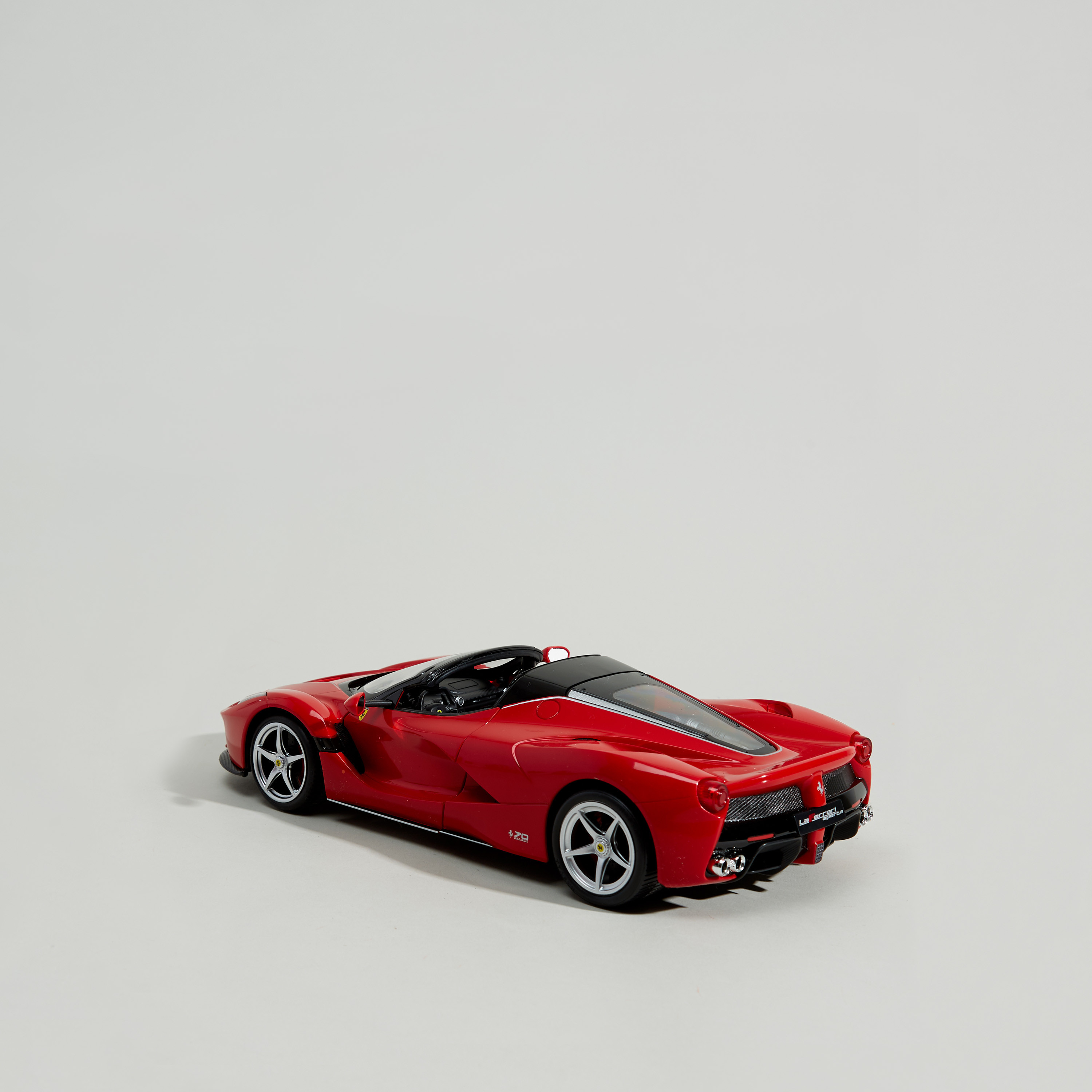 لعبة سيارة فيراري مع ريموت كنترول مقاس 1:14 من راستار.-toys-playvehicles-diecastcars-image-5