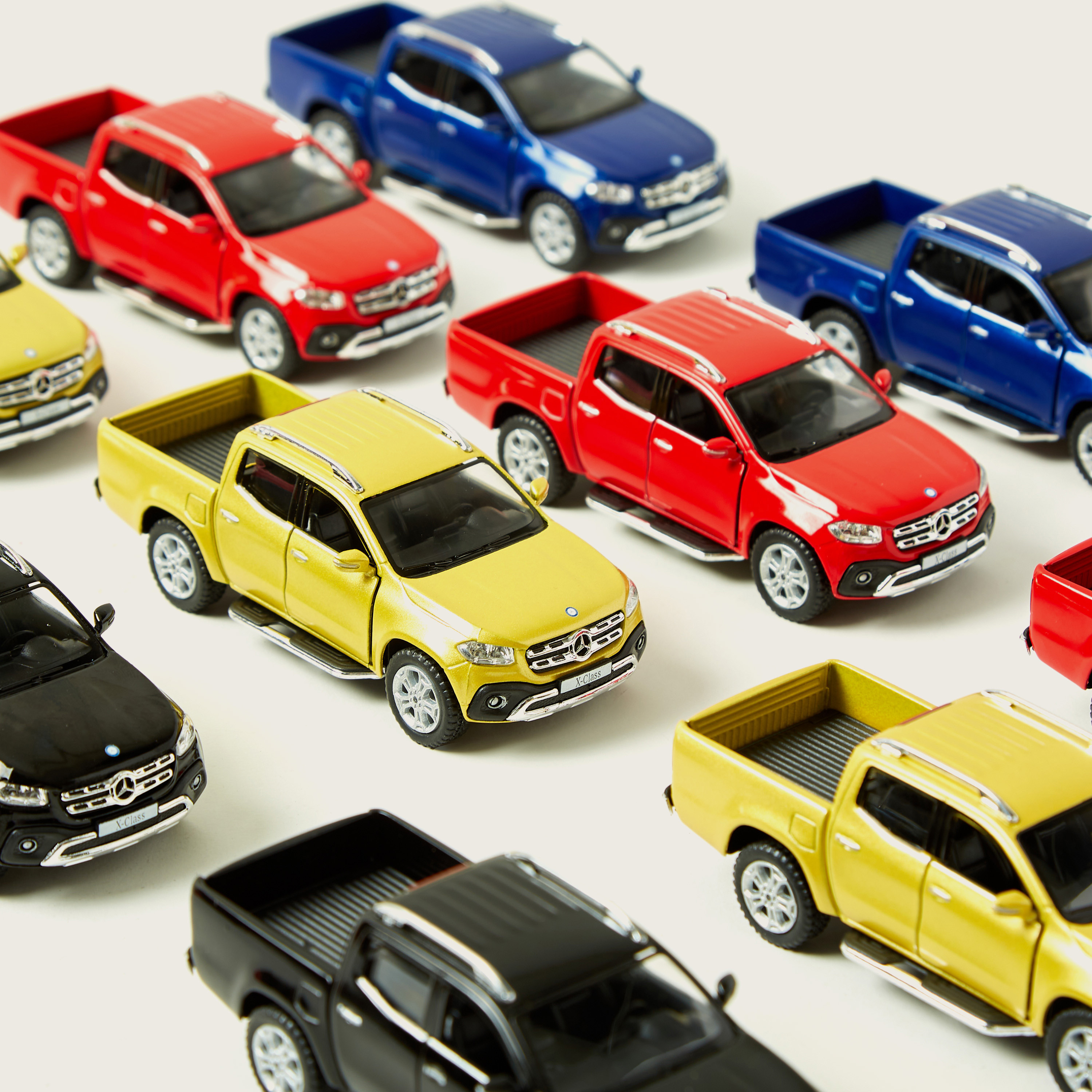 سيارة مرسيدس بنز فئة أكس من كينسمارت.-toys-playvehicles-cars-image-2