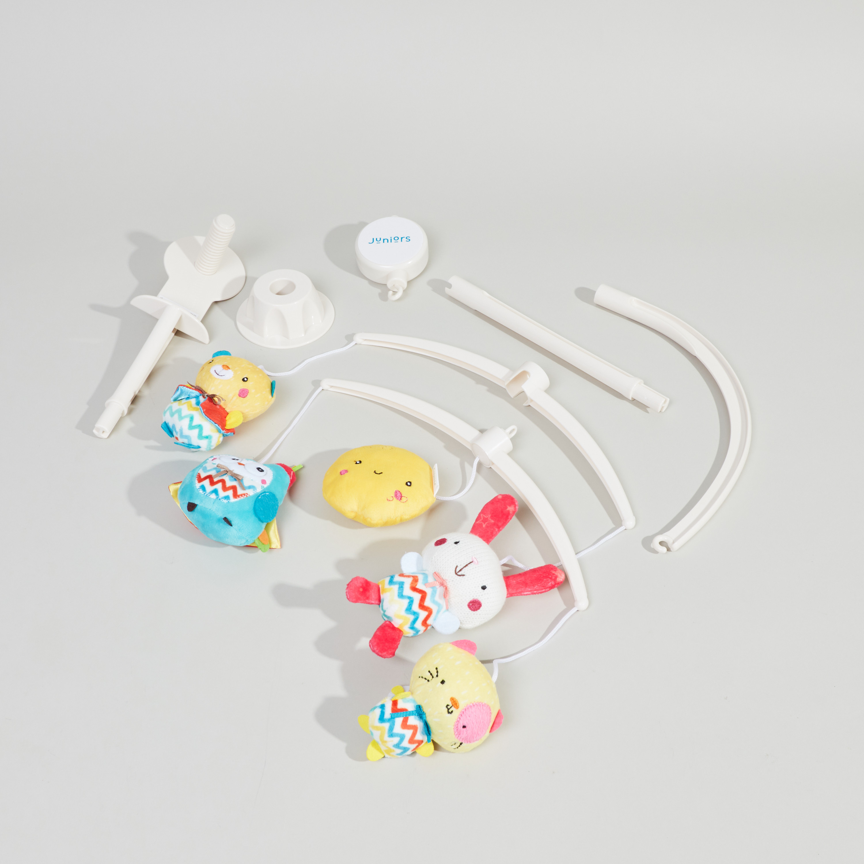 لعبة موسيقية متحركة تعلق فوق سرير الطفل من جونيورز.-toys-babyandtoddlertoys-cribtoys-image-5