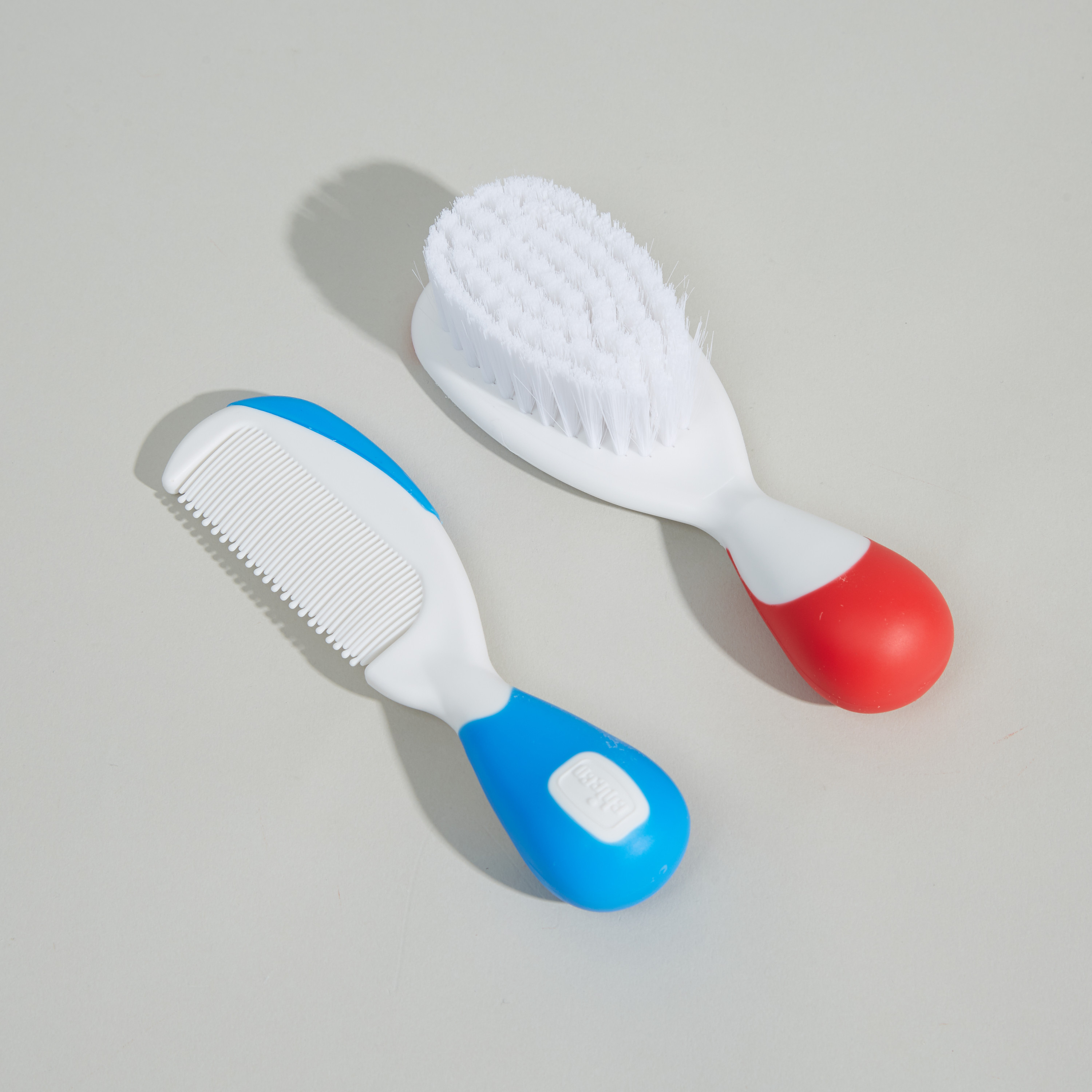 طقم مشط وفرشاة للأطفال من شيكو.-baby-bathandcare-hairbodyskincare-image-2