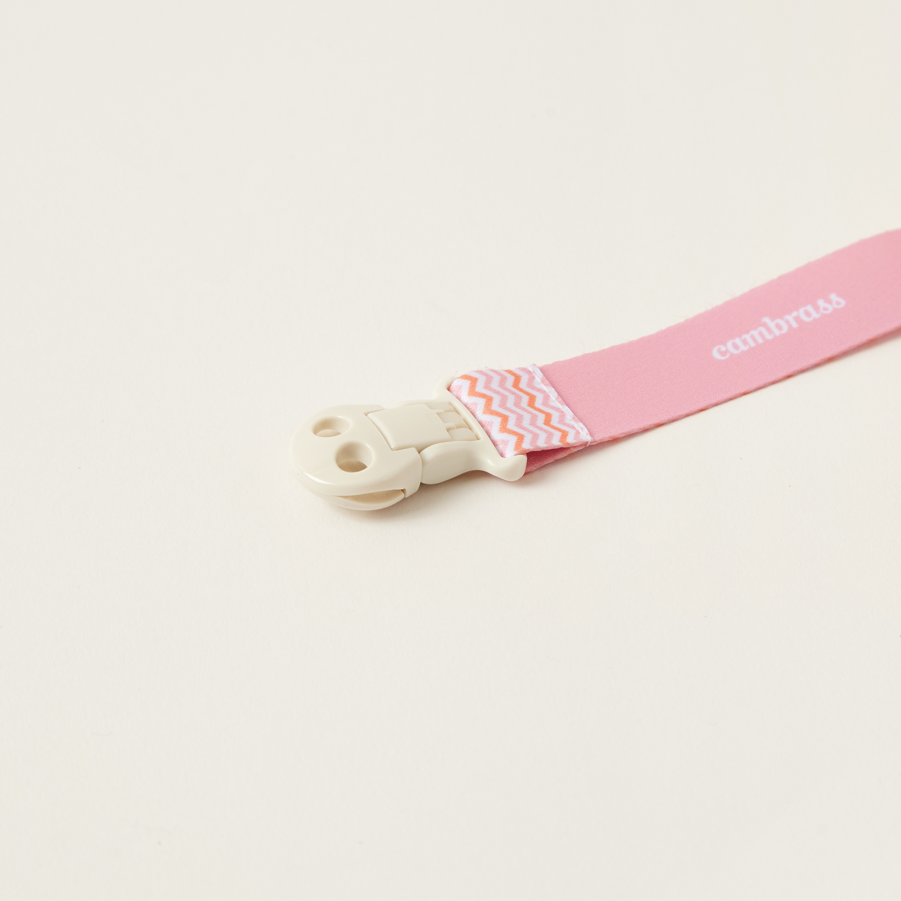 مشبك لهايّة بطبعات من جيجلز-baby-feeding-pacifiers-image-3