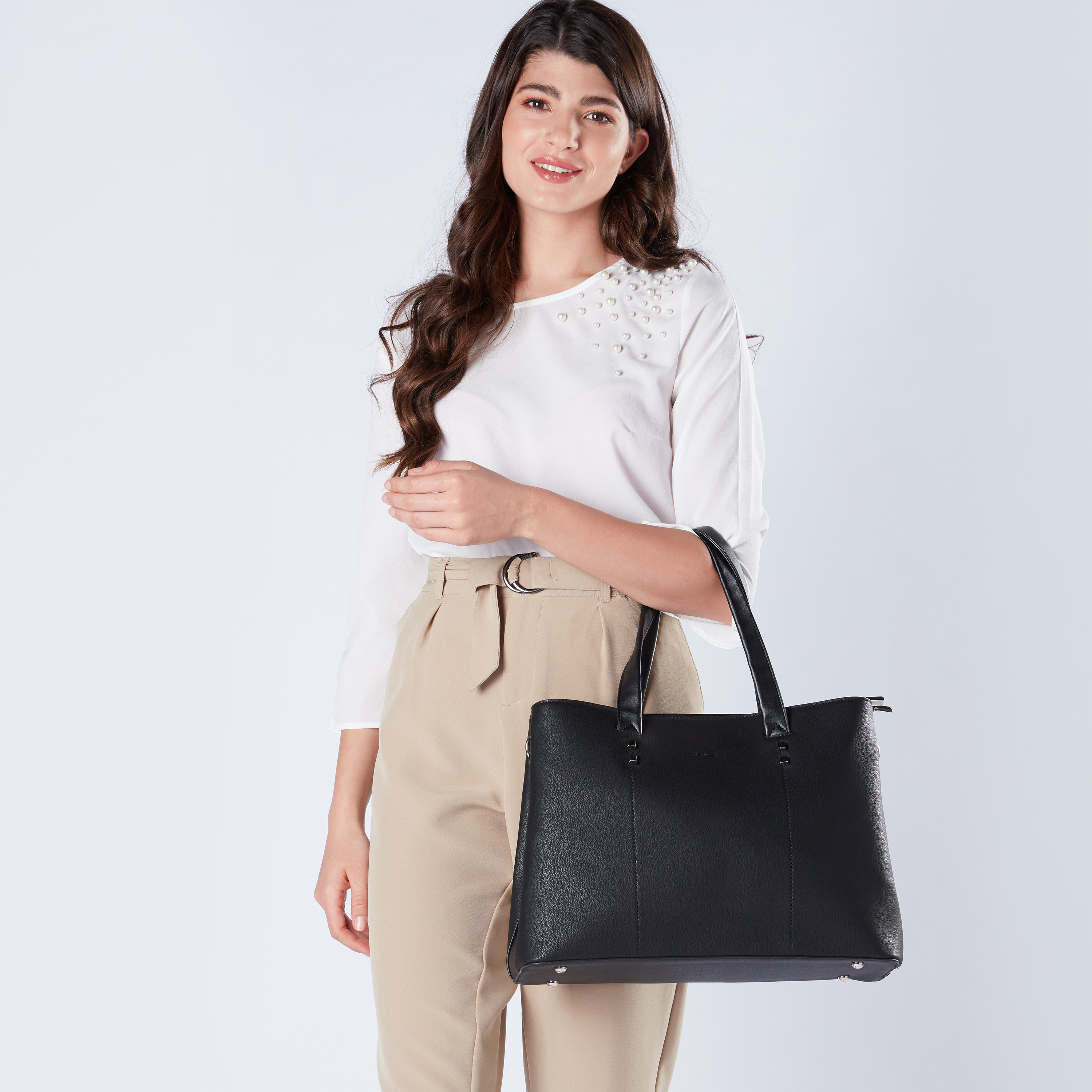 حقيبة توتي مع تفاصيل معدنية ماركات دي سي-women-bagsandwallets-handbags-image-2