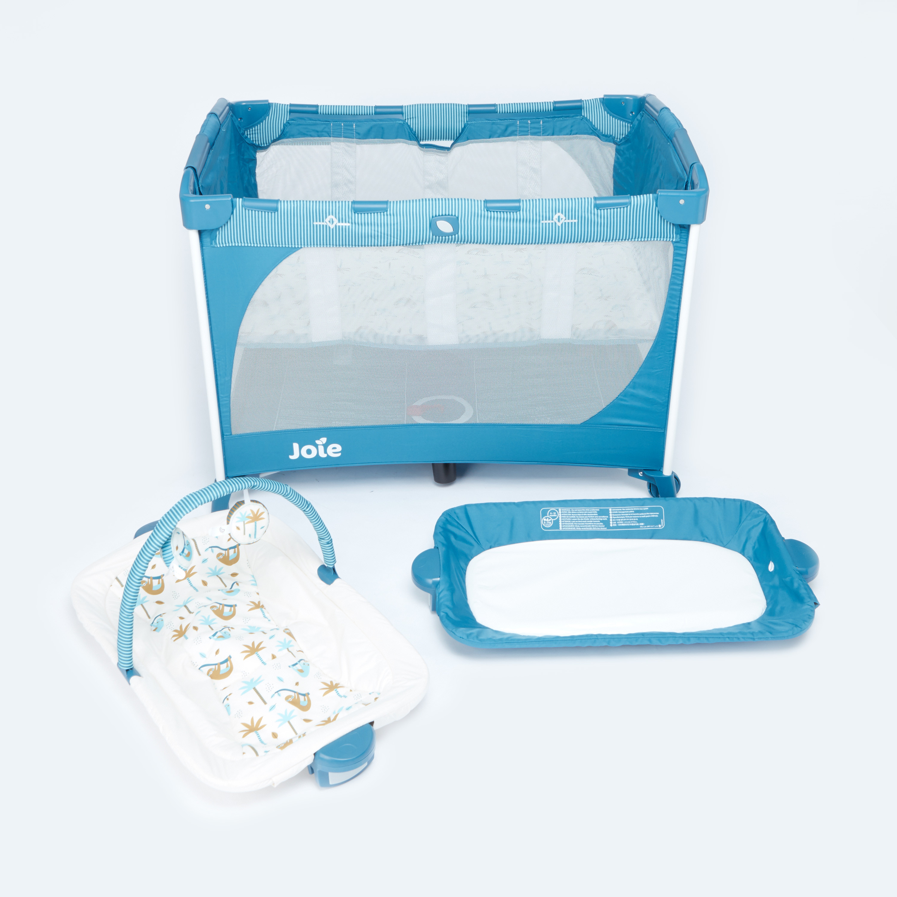 Joie meet store commuter travel cot