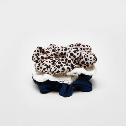Buy Women's Printed Hair Scrunchies - Set of 3 Online | Centrepoint Qatar Buy Women's Printed Hair Scrunchies - Set of 3 Online | Centrepoint Qatar