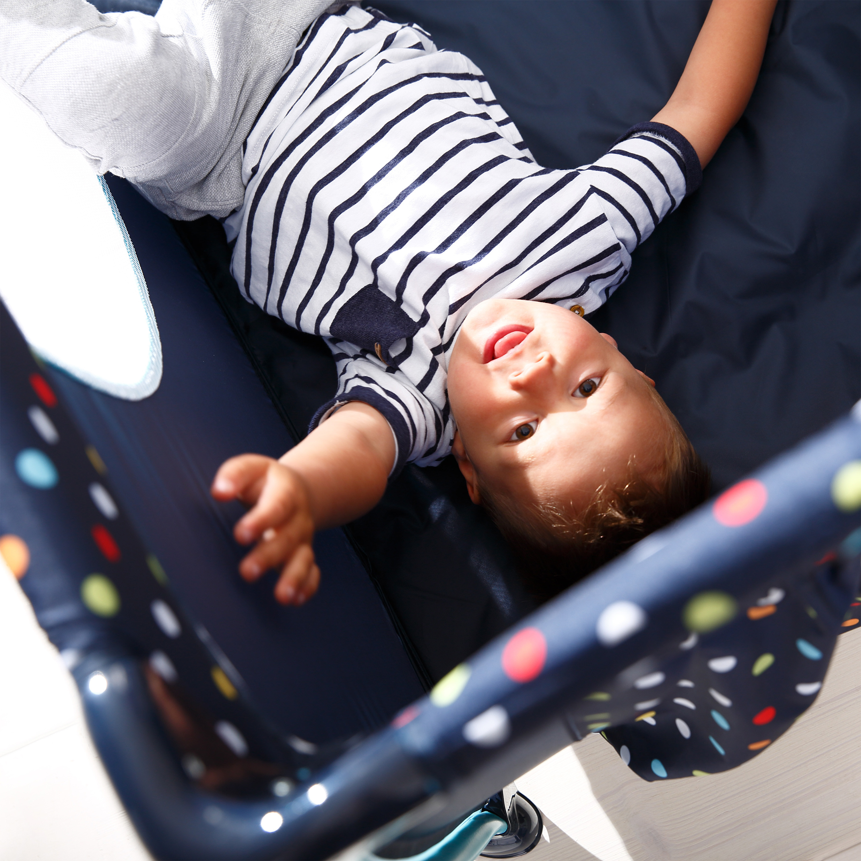 سرير تنقل من سليب أن بلاي سنتر 2 من هوك.-baby-nursery-furniture-cribsandbeds-travelcots-image-6