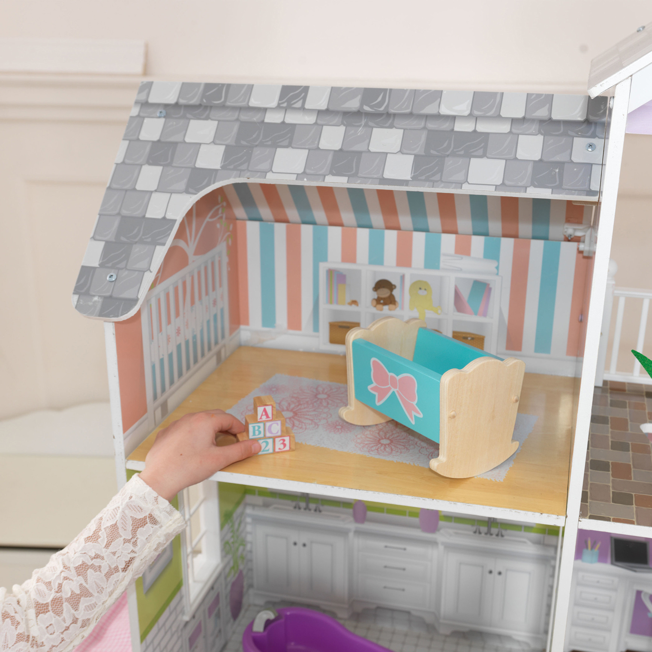 Grand estate deals wooden dollhouse