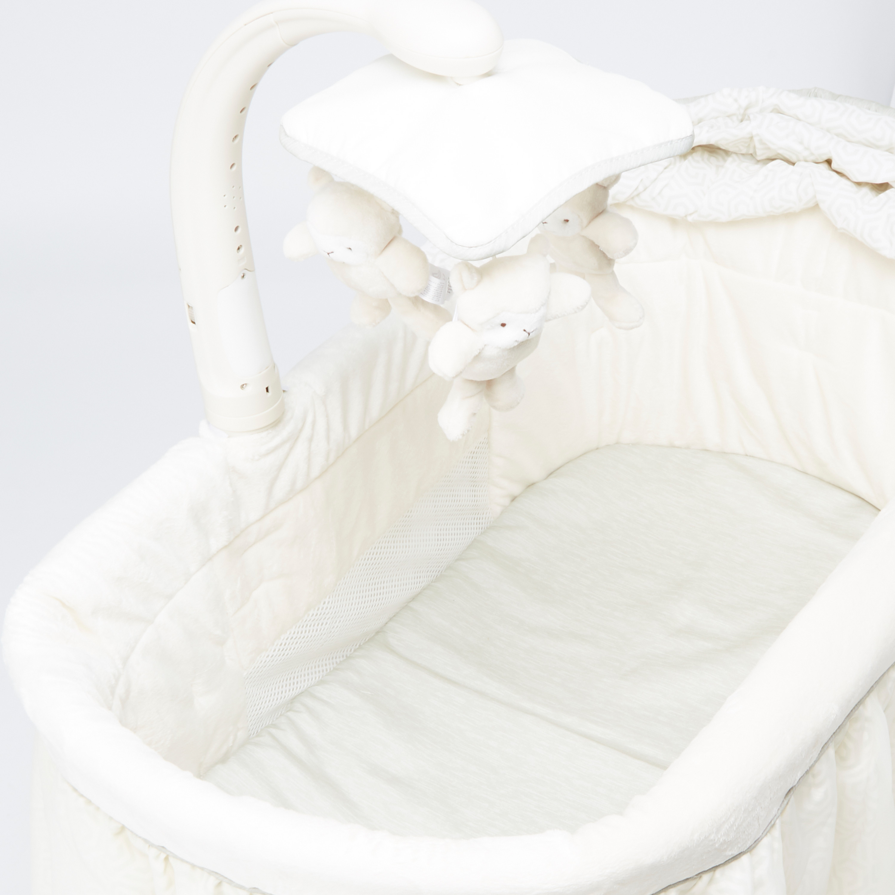 سرير أطفال هزاز 2 في 1  من جيجلز-baby-nursery-furniture-cribsandbeds-bassinets-image-4