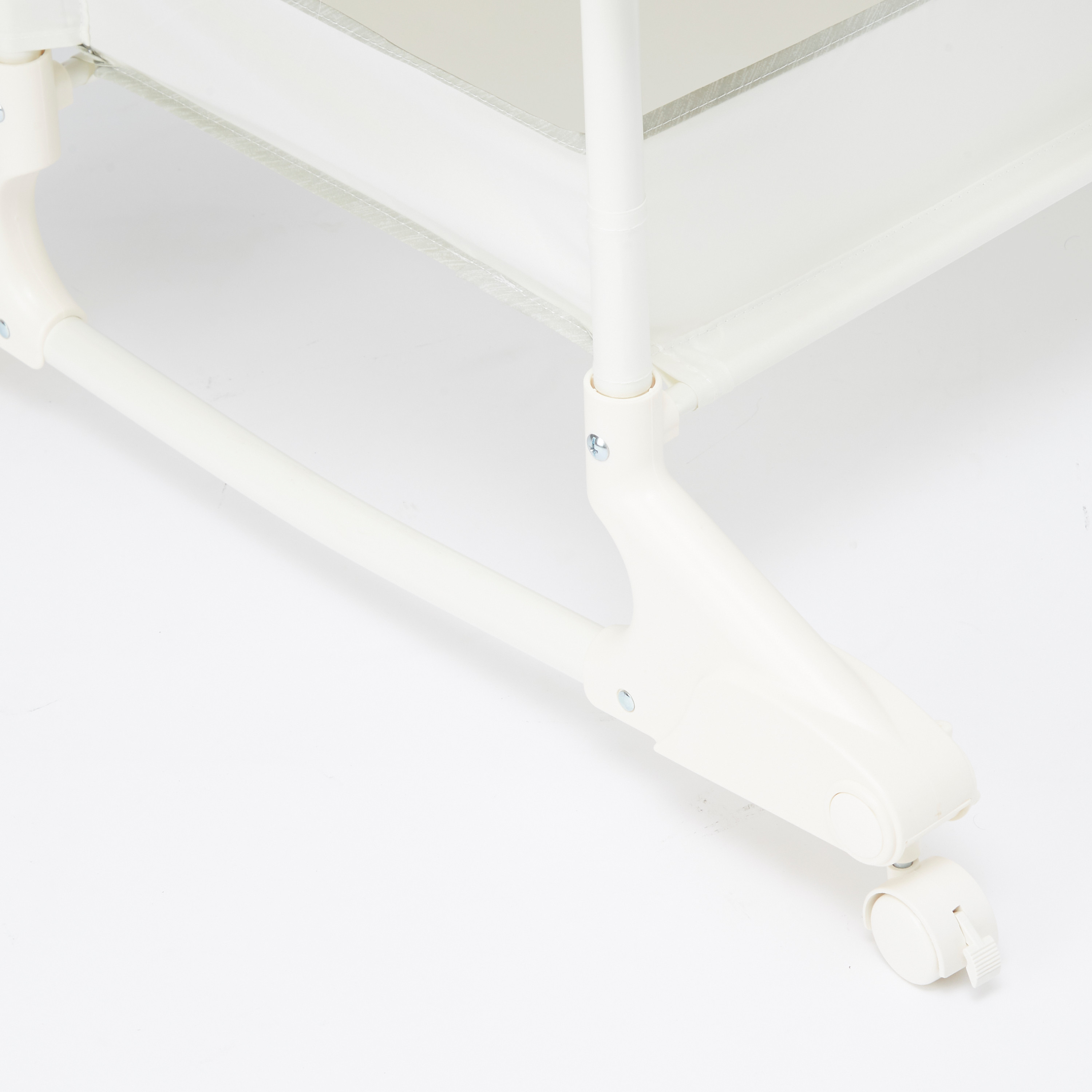 سرير أطفال هزاز 2 في 1  من جيجلز-baby-nursery-furniture-cribsandbeds-bassinets-image-7